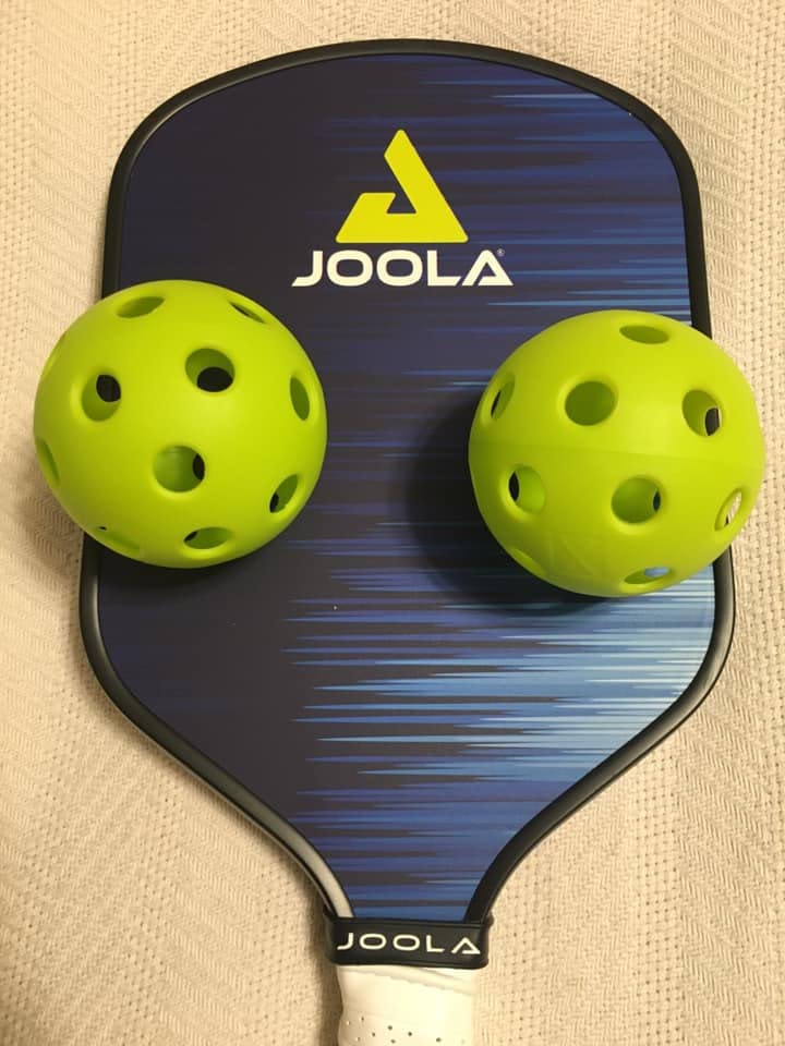 JOOLA Ben Johns Hyperion Pickleball Paddle - Select Raw Carbon Surface or Carbon Abrasion Surface for Increased Power and Spin - Elongated Grip Handle - Carbon Fiber Pickleball Paddle - USAP Approved customer photo 1
