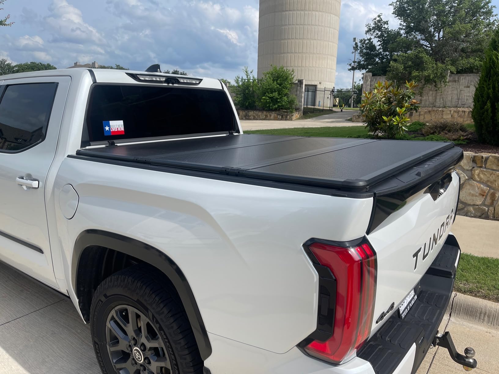 FRP Hard Tri-Fold Tonneau Cover Truck Bed for 1999-2026 Ford F-250 F-350 Super Duty 6.75FT/81.9inch customer photo 1