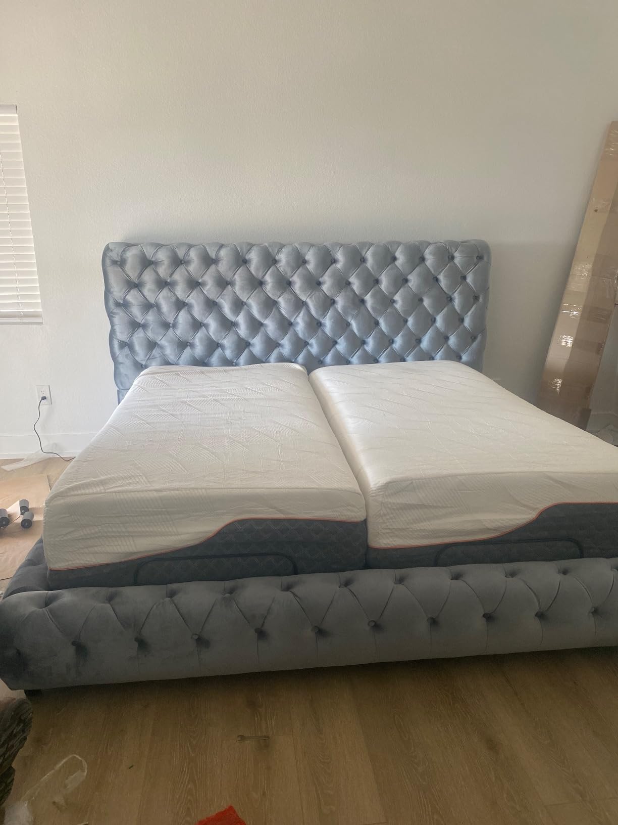 Split King Adjustable Bed Frame with Mattress - 14” Luxury Hybrid Mattress customer photo 1