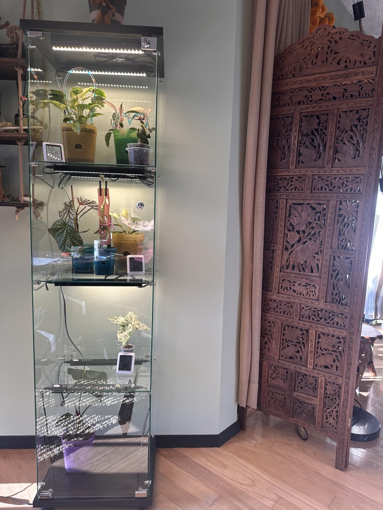 LFT HUIMEI2Y 4-Tier Glass Display Cabinet with Lock, Display Case Black customer photo 1