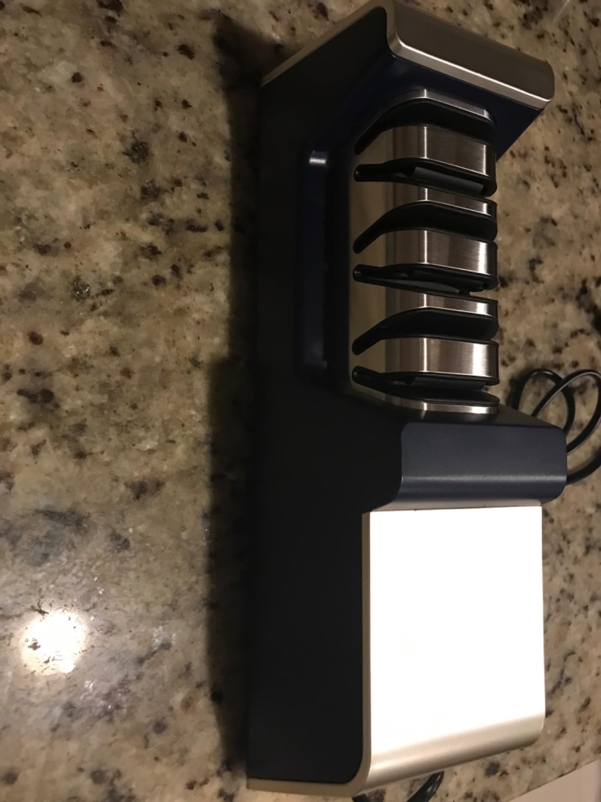 Homly Professional Electric Knife Sharpeners for Kitchen Knives with Diamond Abrasives and Precision Angle Guides, Multifunctional 3-Stage Slots, Applicable to Straight Knife and Ceramic Knife customer photo 2