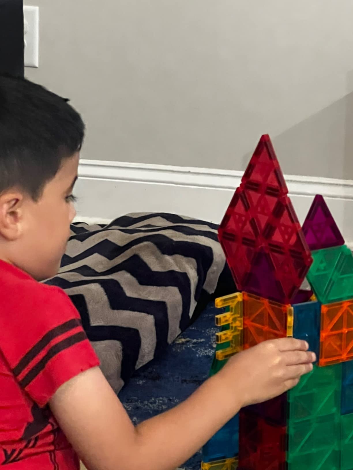Jasonwell 100pcs Magnetic Tiles Building Blocks Set for Boys Girls Preschool Educational Magnet Construction Kit Stacking STEM Toys Christmas Birthday Gift for Kids Toddler 3 4 5 6 7 8 9 10 + Year Old customer photo 1