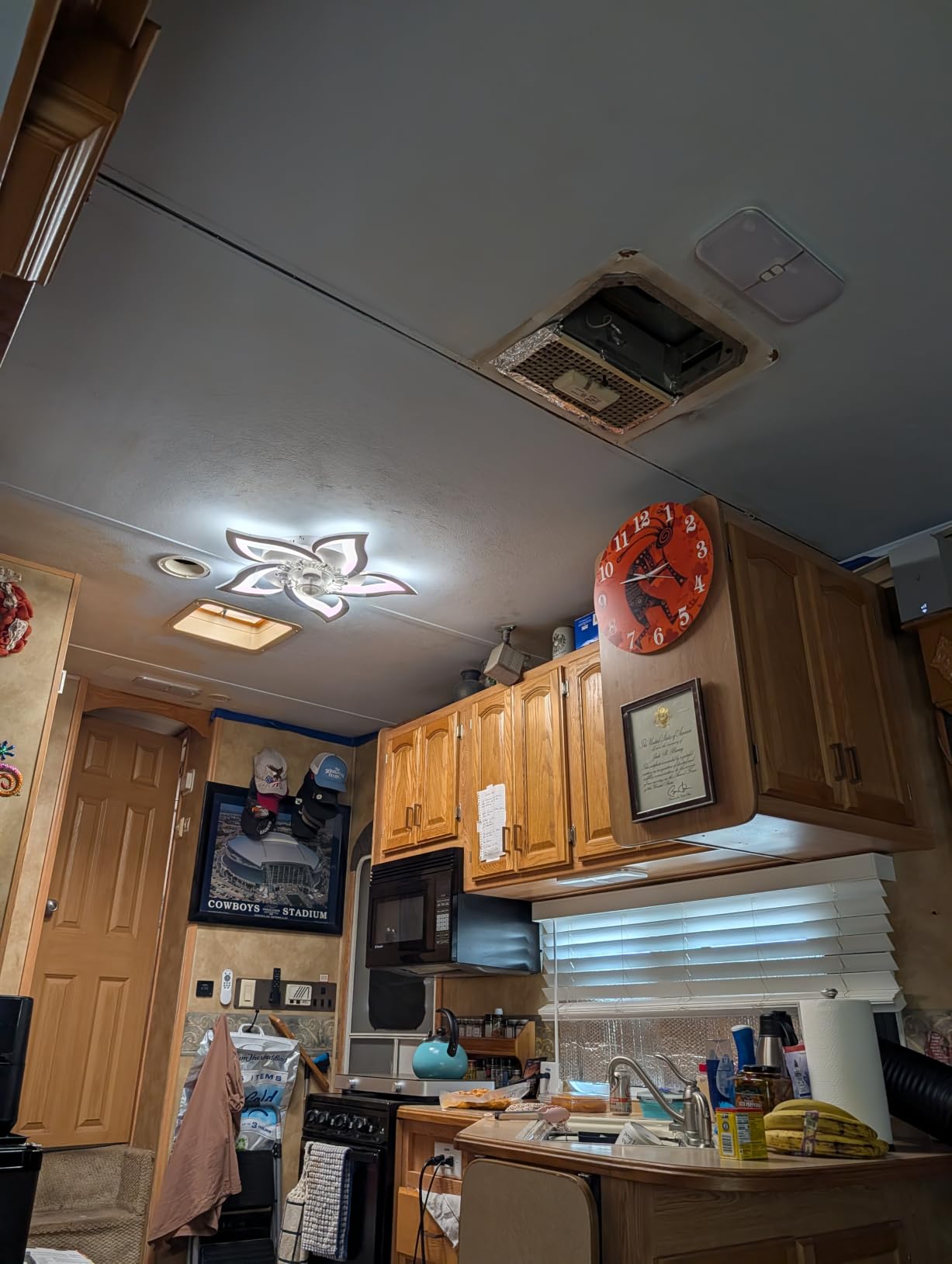 Bevenus Low Profile Ceiling Fan with Lights,110v Modern Dimmable Flower Shape, Remote Control/app Control,Timing 6 Gear Speeds Fan Ceiling Lamp. customer photo 2
