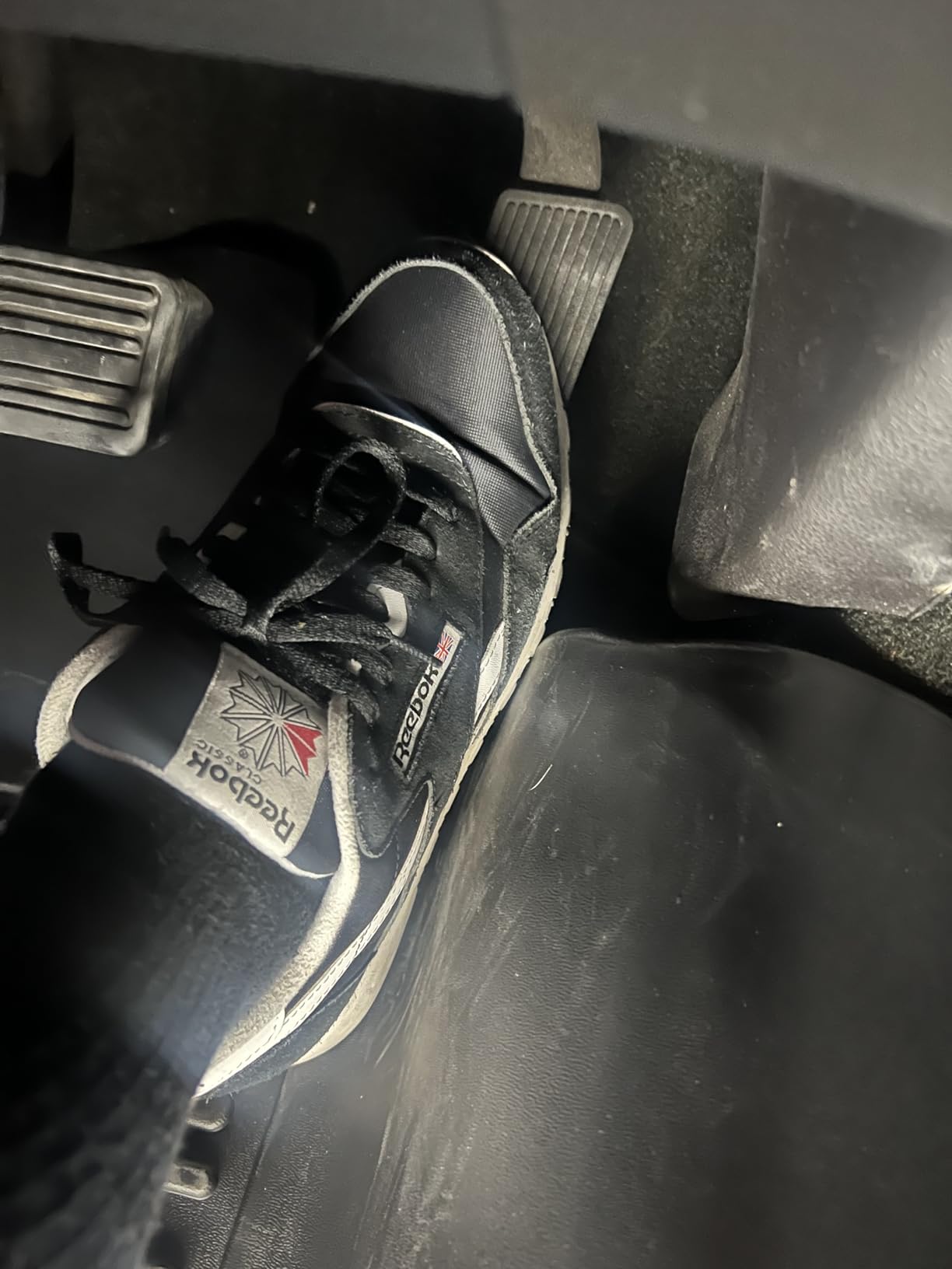 YITAMOTOR Floor Mats for 2019-2026 Chevrolet Silverado/GMC Sierra 1500 & 2020-2026 Chevy Silverado/GMC Sierra 2500HD/3500HD Crew Cab With Underseat Storage Box Bucket Seat, 1st & 2nd Row, Black customer photo 2