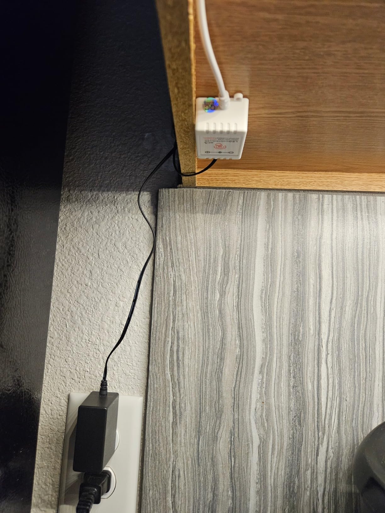 DAYBETTER Under Cabinet Lights, 6 PCS Under Cabinet Lighting with Remote, Dimmable LED Strip Lights for Bedroom, LED Lights for Kitchen Cabinet, Counter Shelf 2700K-6500K Warm to Daylight White, 9.8ft customer photo 1