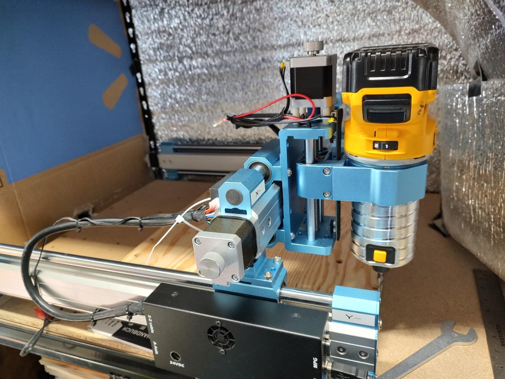 Genmitsu 4040-PRO CNC Router Machine for Metal Acrylic Cutting Milling customer photo 2