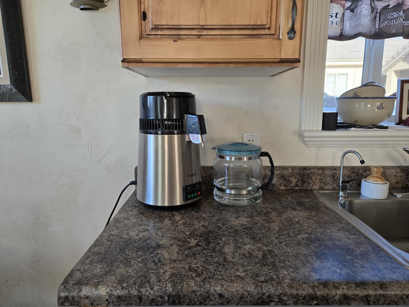 VEVOR 1.1 Gal Water Distiller, 0.3 Gal/H, Distilled Water Maker Machine 750W 0-99H Timing Set Temp Display, 304 Stainless Steel Countertop Distiller Glass Carafe Cleaning Powder 3 Carbon Packs, Silver customer photo 1