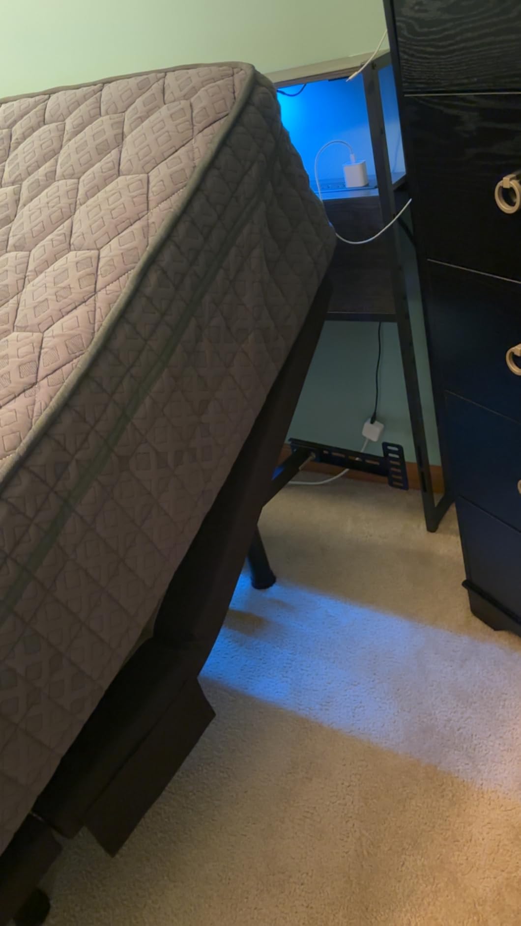 Tami Tami T600 Adjustable Bed Frame Queen Size with Remote & Massage - Electric Beds Bases, Zero Gravity, Dual Side USB, Side Pockets, Nightlight, Quiet Motor, Wireless Remote, 5 Min Easy Assembly customer photo 1