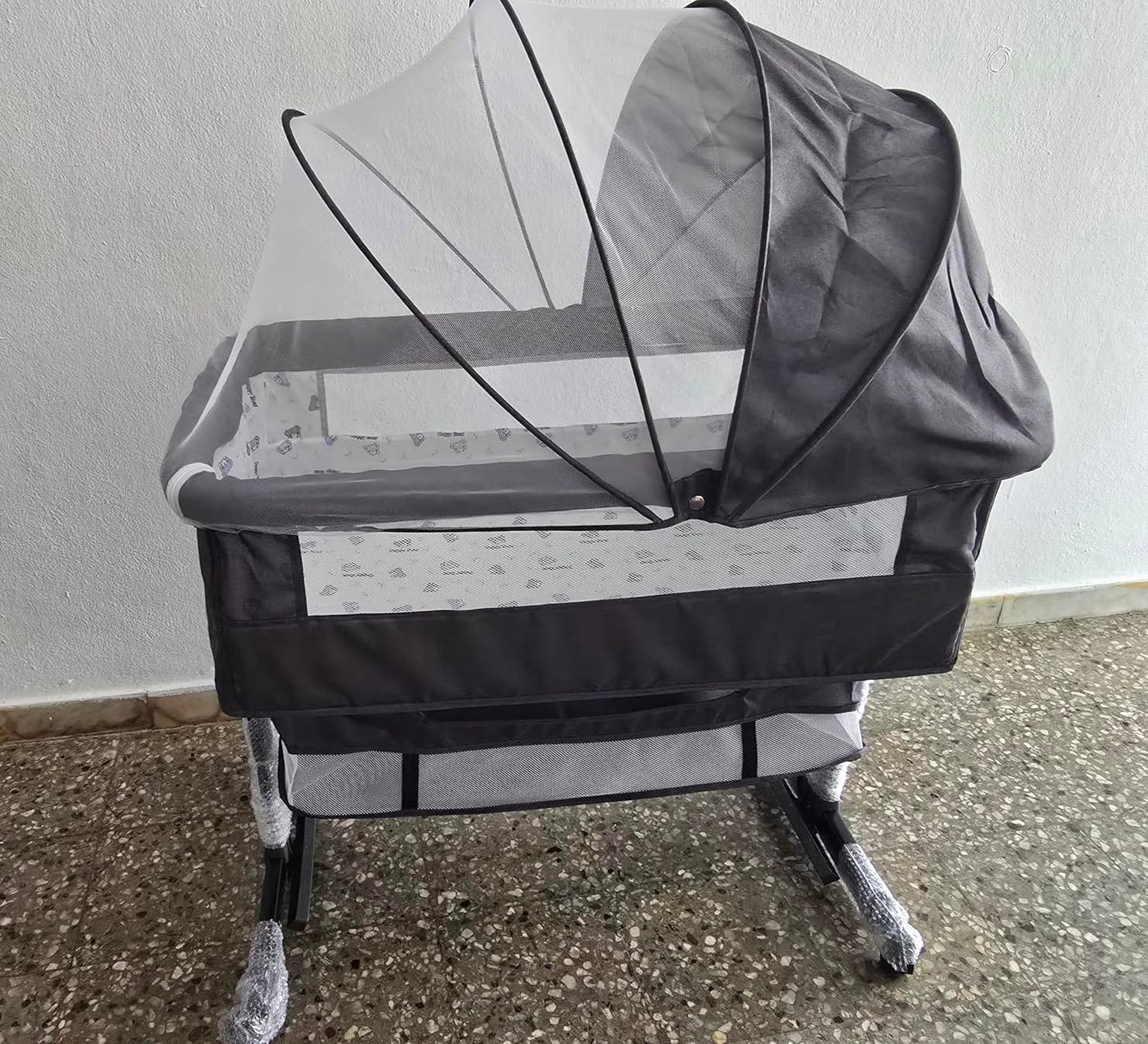 YADAQE Baby Cradle, Freestanding Bedside Bassinet, 3-in-1 Convertible Bassinet with 360° Swivel Wheels, 2026 New Model Adjustable, Easy-Fold Portable Neutral Baby Newborn Bassinet (Dark Gray) customer photo 1