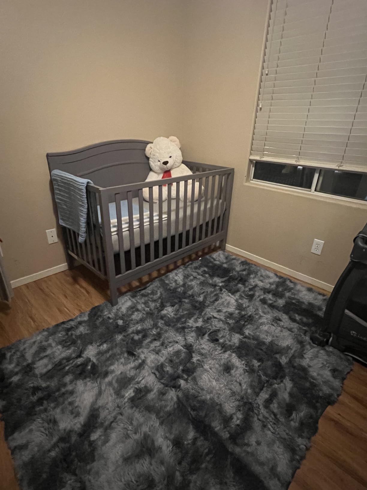 Oxford Baby Nolan 4-in-1 Convertible Crib, Dove Gray, GreenGuard Gold Certified customer photo 2