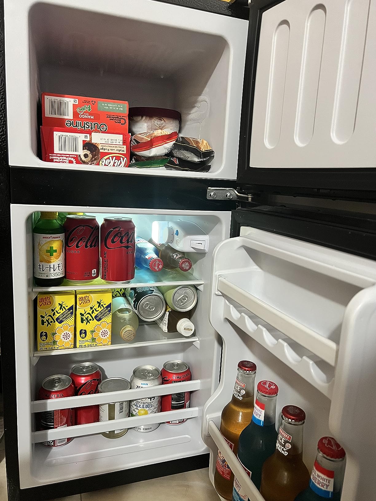 Refrigerator with Freezer 3.5 Cu.Ft Top-Freezer Compact Refrigerator Black customer photo 1