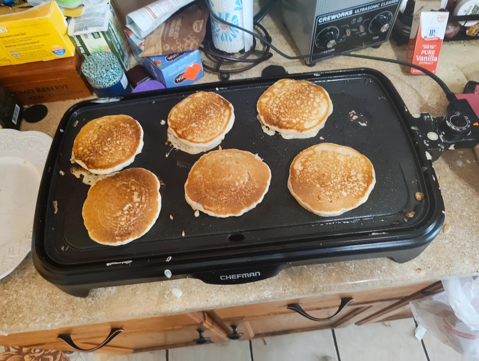 Chefman XL Electric Griddle with Removable Temperature Control, Immersible Flat Top Grill, Burger, Eggs, Pancake Griddle, Nonstick Extra Large Cooking Surface, Slide Out Drip Tray, 10 x 20 Inch customer photo 1
