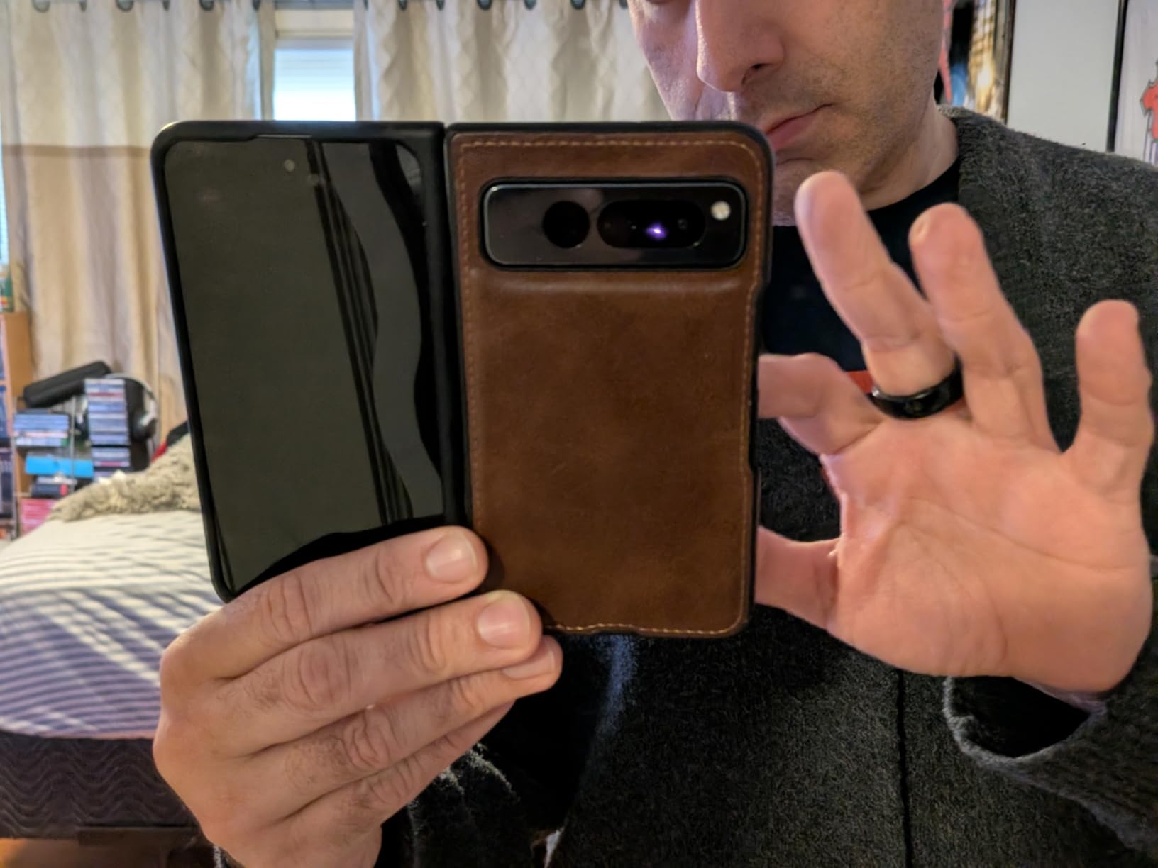 Google Pixel Fold, 256GB, Obsidian - Unlocked (Renewed) customer photo 2