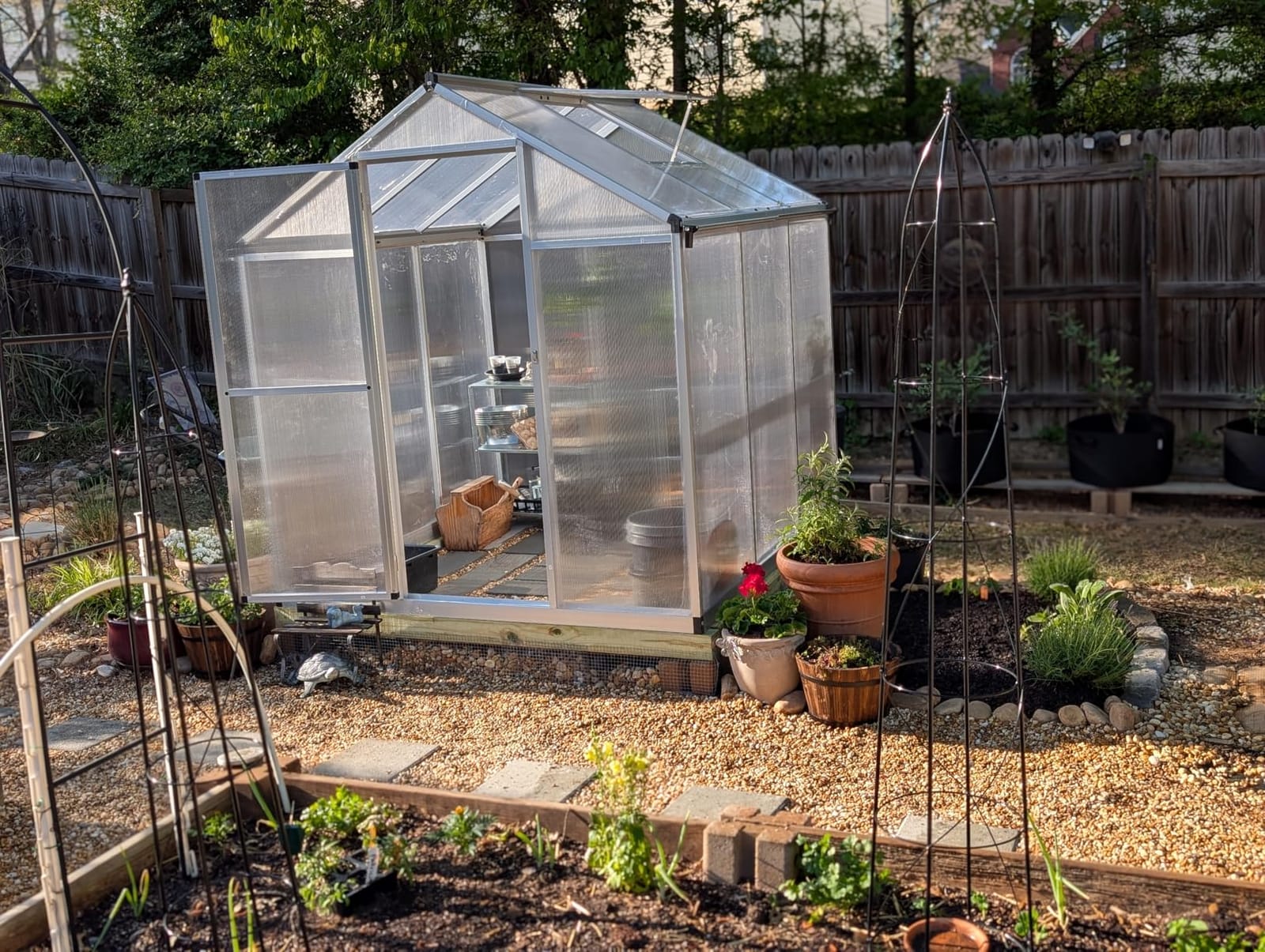 Outsunny 8' x 6' Greenhouse for Outdoors, Polycarbonate Greenhouse with Rain Gutter and Roof Vent, Aluminum Walk-in Green Houses for Outside Patio Backyard Garden customer photo 1