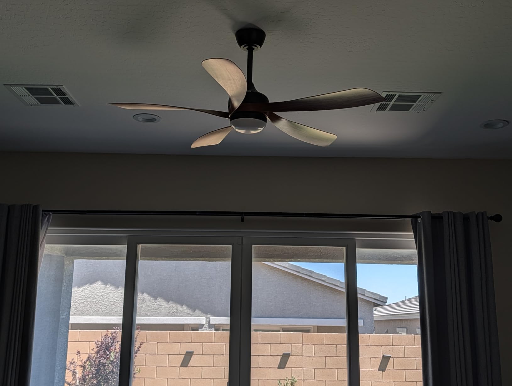 Sofucor 52 Inch Smart Ceiling Fan with Light, 5 ABS Blades, Brown customer photo 2