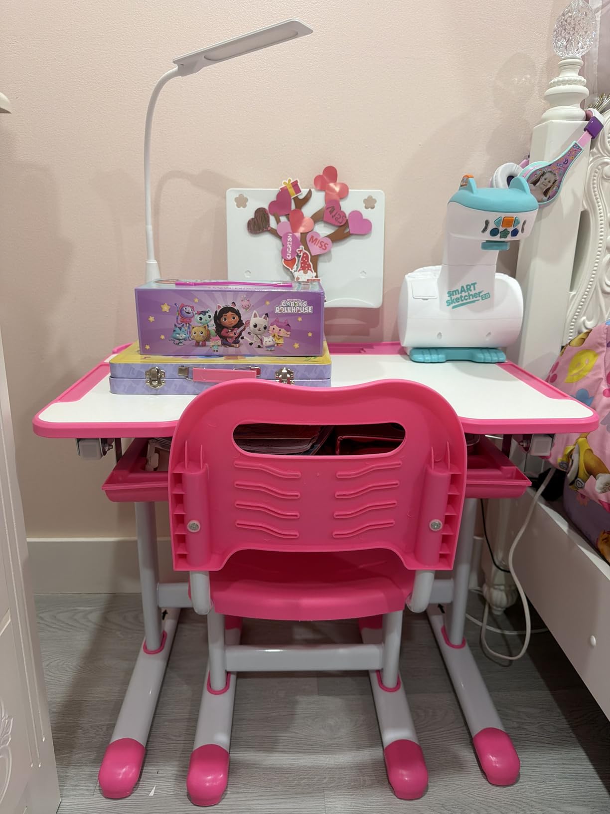 Diroan Kids Desk and Chair Set with LED Light, Height-Adjustable for Age 7+ customer photo 1