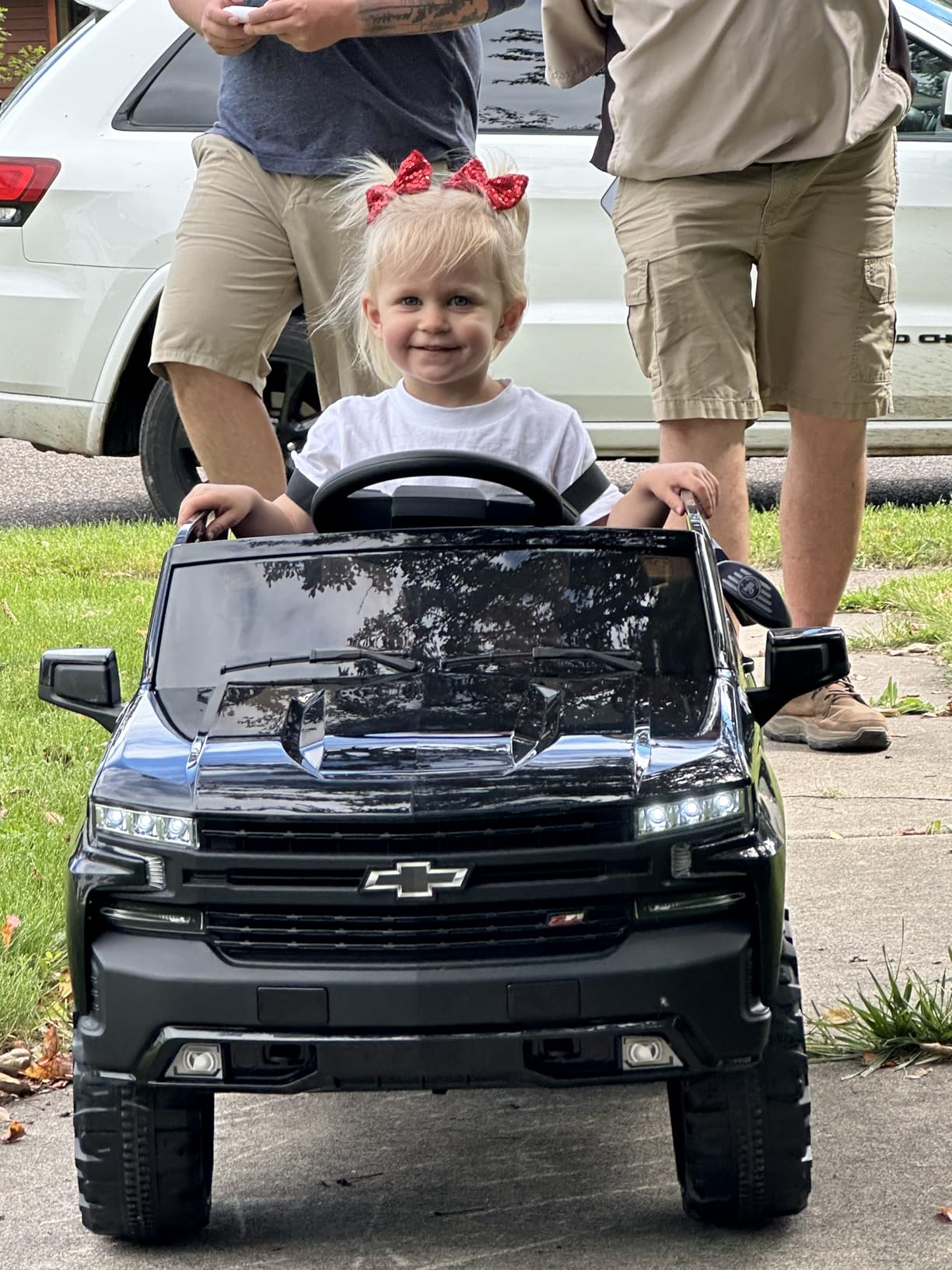 Best Choice Products 12V Licensed Chevrolet Silverado Ride On Truck, Electric Car Toy w/Parent Remote Control, Truck Bed Storage, Bluetooth Speaker, LED Lights, 2.5 MPH Max Speed - Black customer photo 1