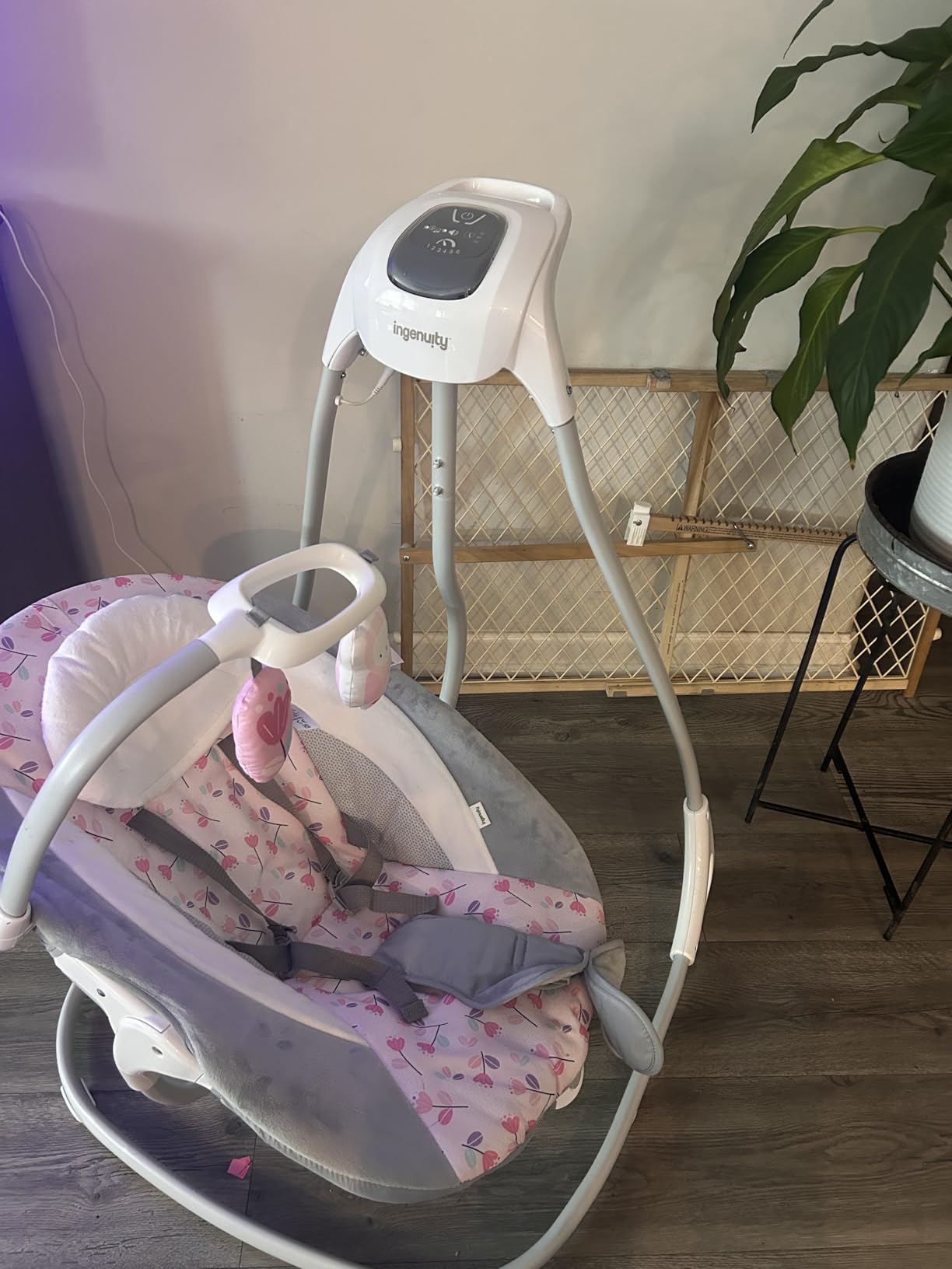 Ingenuity SimpleComfort Portable Baby Swing, Newborn to 9 Months customer photo 1