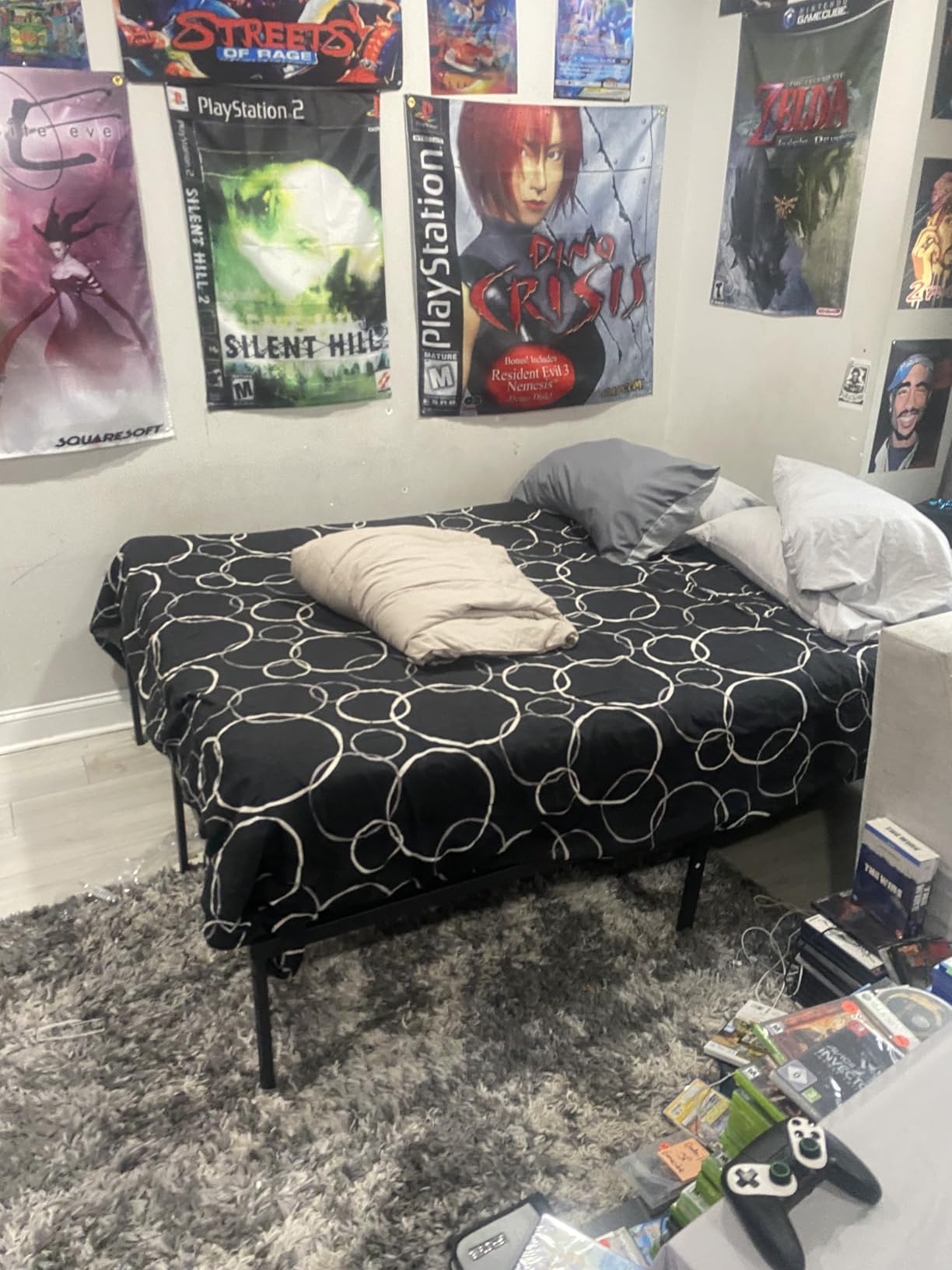 HLIPHA Metal Platform Bed Frame 18 Inch Tall,No Box Spring Needed,King Size Bed with Heavy Duty Strong Support Slats,Easy to Assemble,Black customer photo 2