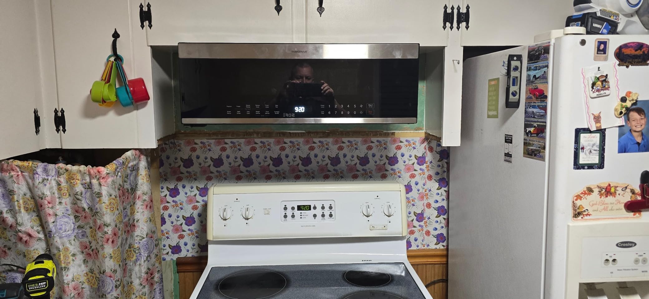 Farberware 1.7 Cu. Ft. Over-the-Range Microwave Oven – 1000 Watts Power, Auto Cook Settings, Defrost, Easy Clean and Child Safety Lock - Stainless customer photo 1