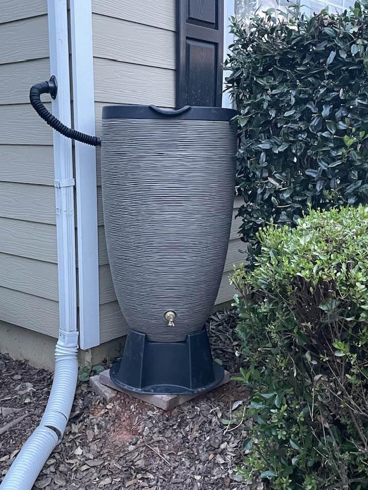 RTS Home Accents 50-Gallon Newport Rain Barrel with Stand and Removable Lid, Bronze Color customer photo 2