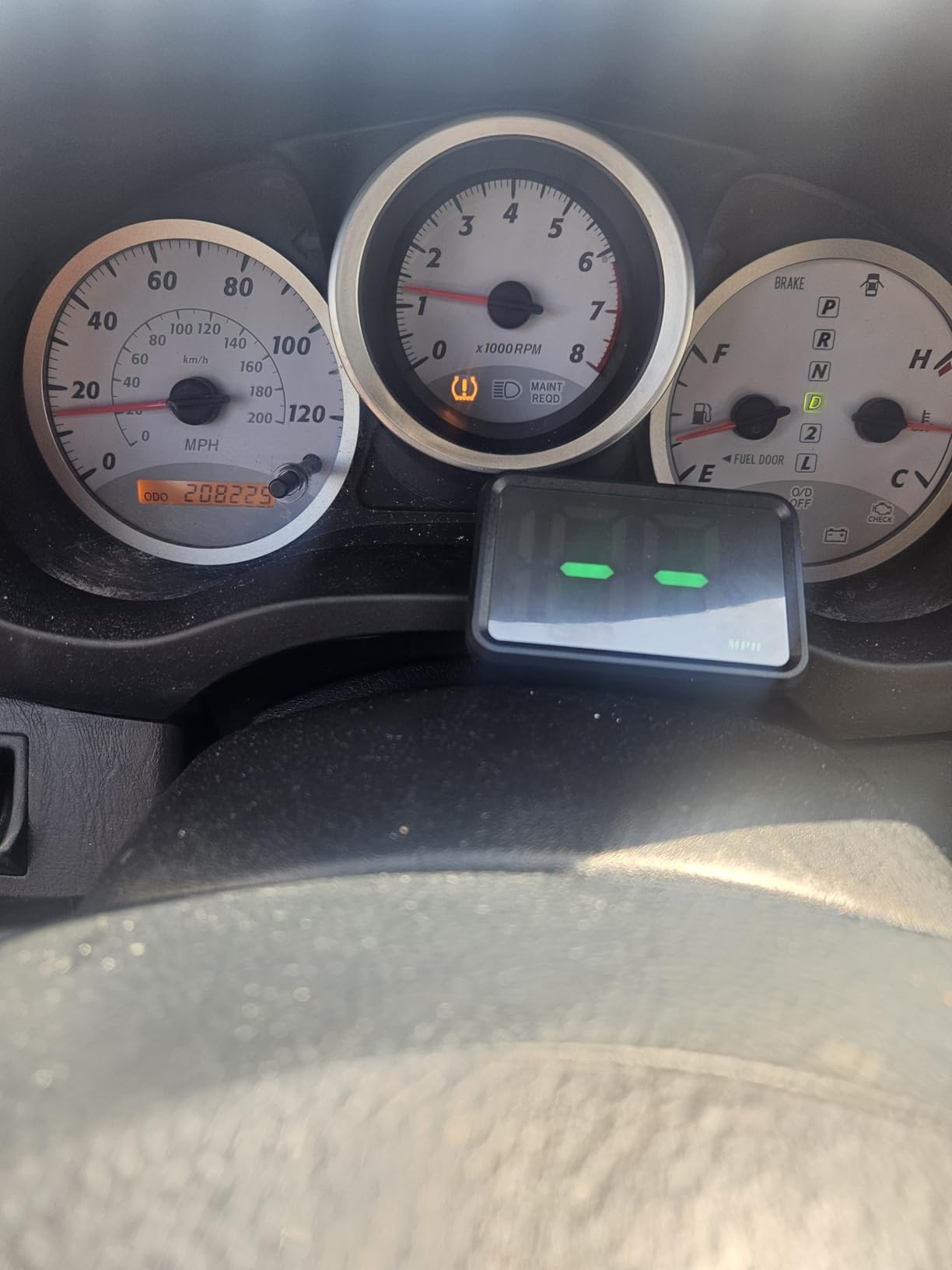 Heads Up Display for Cars Windshield with MPH Speed,HUD Display Digital Speedometer for Car Used USB Plug,Universal GPS Speedometer for Car Accessories Fit for Cars SUVs Trucks (MP/H) customer photo 2