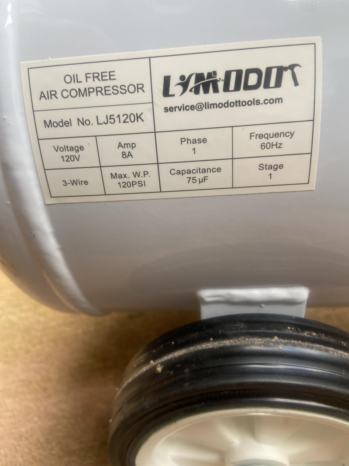 Quiet Oil-Free Air Compressor, 68 dB, 2.8 CFM @ 90 PSI, 5 Gallon Air Tank customer photo 1