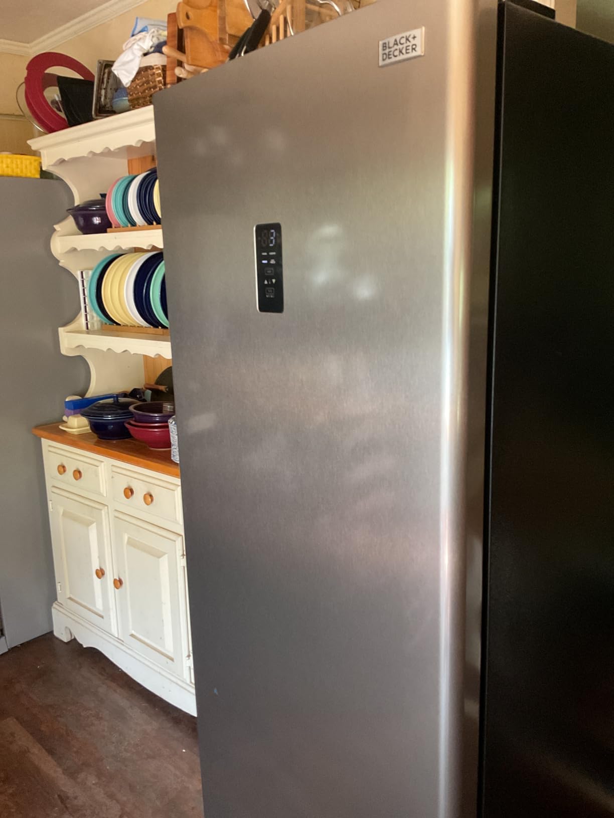 BLACK+DECKER 21.2 Cu. Ft. Convertible Freezer Refrigerator, Upright Freezer with Glass Shelves, Reversible Door,ENERGY STAR rated, Frost Free, BUC2120MS, Stainless Look customer photo 2