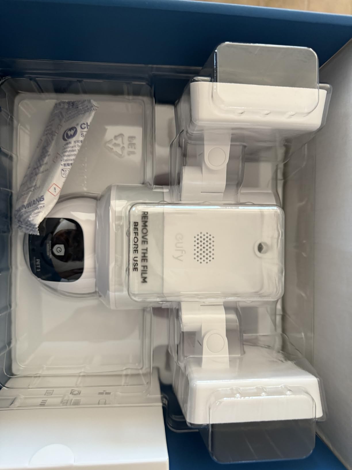 eufy Security Floodlight Camera E30, 2K, AI Detection & Tracking, Outdoor customer photo 1