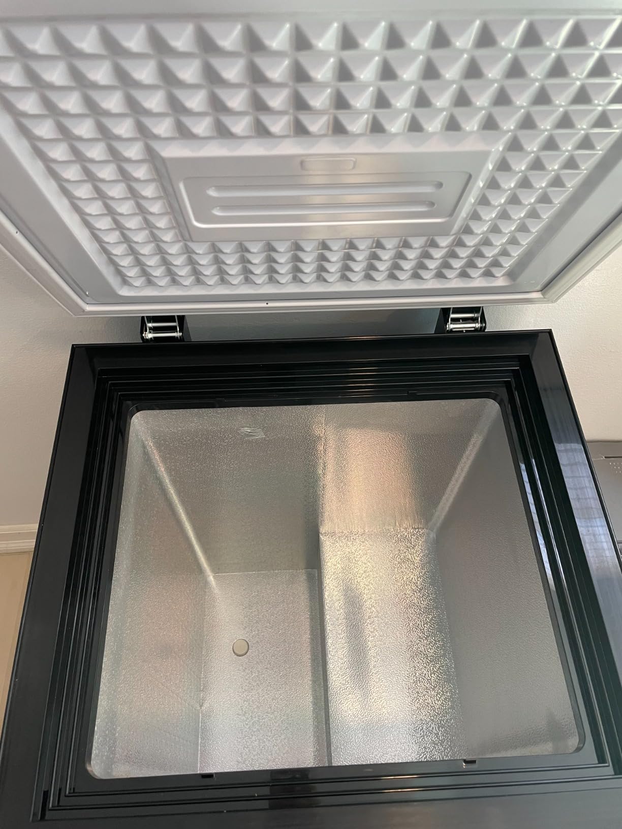 7.0 Cu Ft Chest Freezer - Energy Saving Quiet Top Open Door Mini Freezer Adjustable 6 Thermostat - Compact Small Deep Freezer w/Removable Basket and Defrost Water Drain for Home/Apartment/Garage customer photo 2