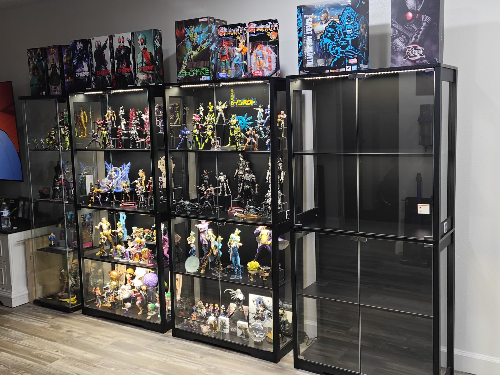 BROTTAR Display Cabinet with Glass Doors, 4-Tier Display Case, Black customer photo 2
