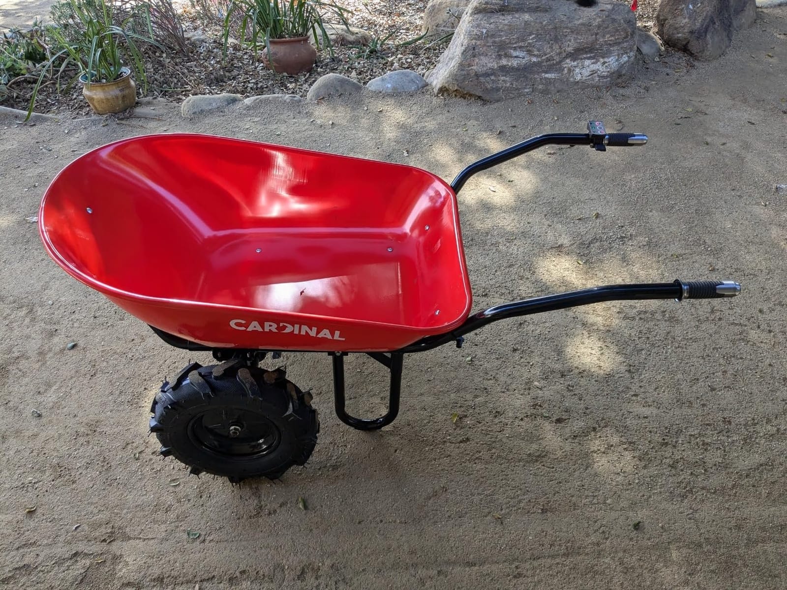 Electric Utility Cart 40V Battery-Powered Wheelbarrow 570-lb. Bucket Capacity customer photo 2