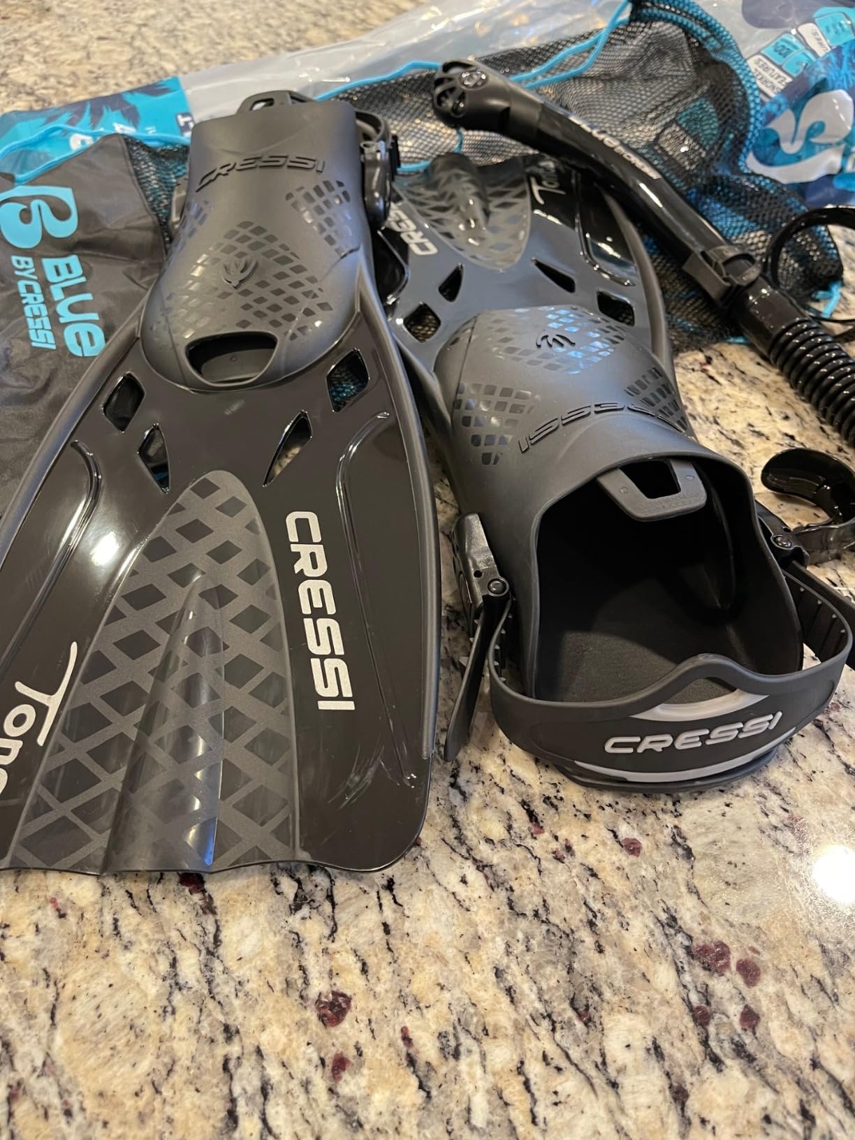 Cressi 3 Pc Travel Snorkel Set, Explorer Set, Mask & Tonga Fins, Dry Valve customer photo 2