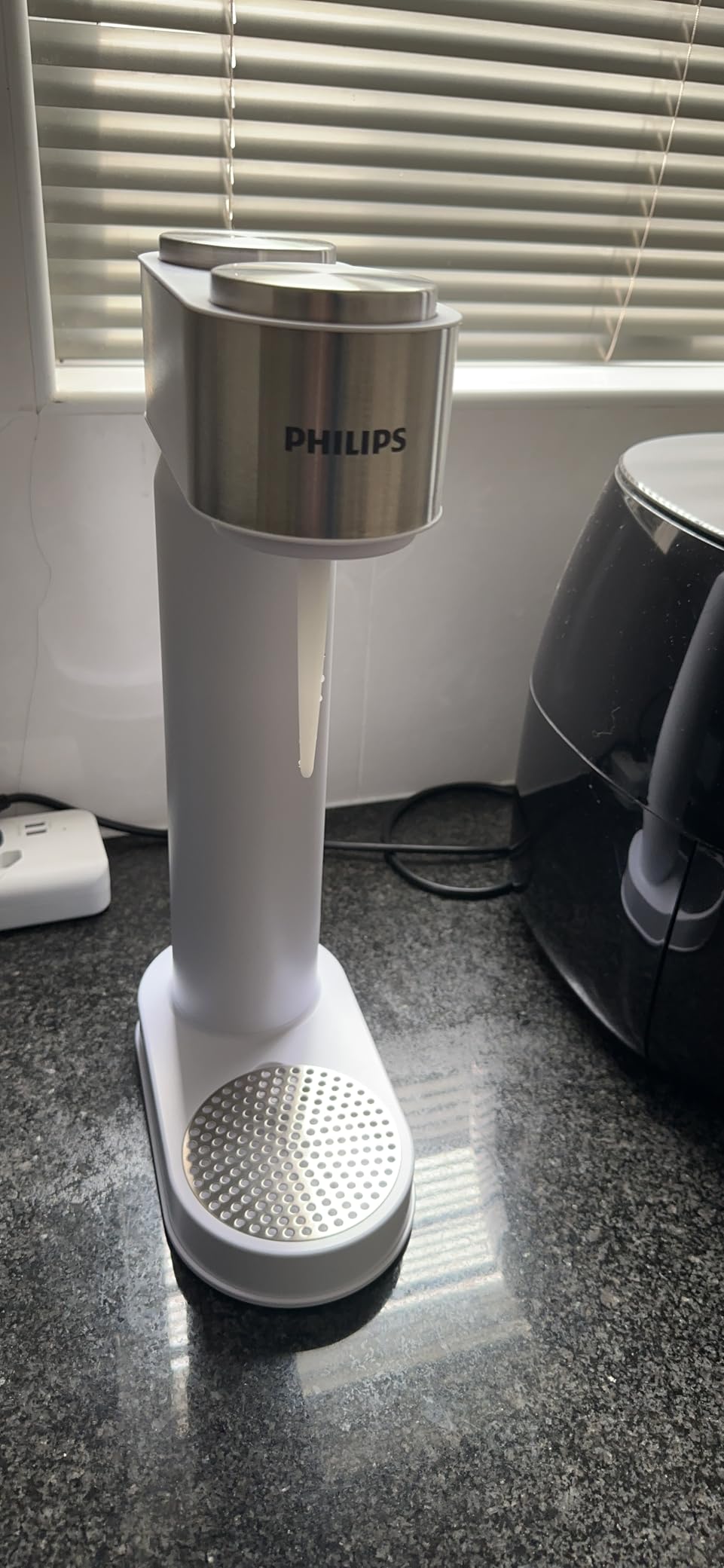 Philips Sparkling Water Maker & Soda Streaming Machine, ADD4902BKOQ/37 customer photo 1