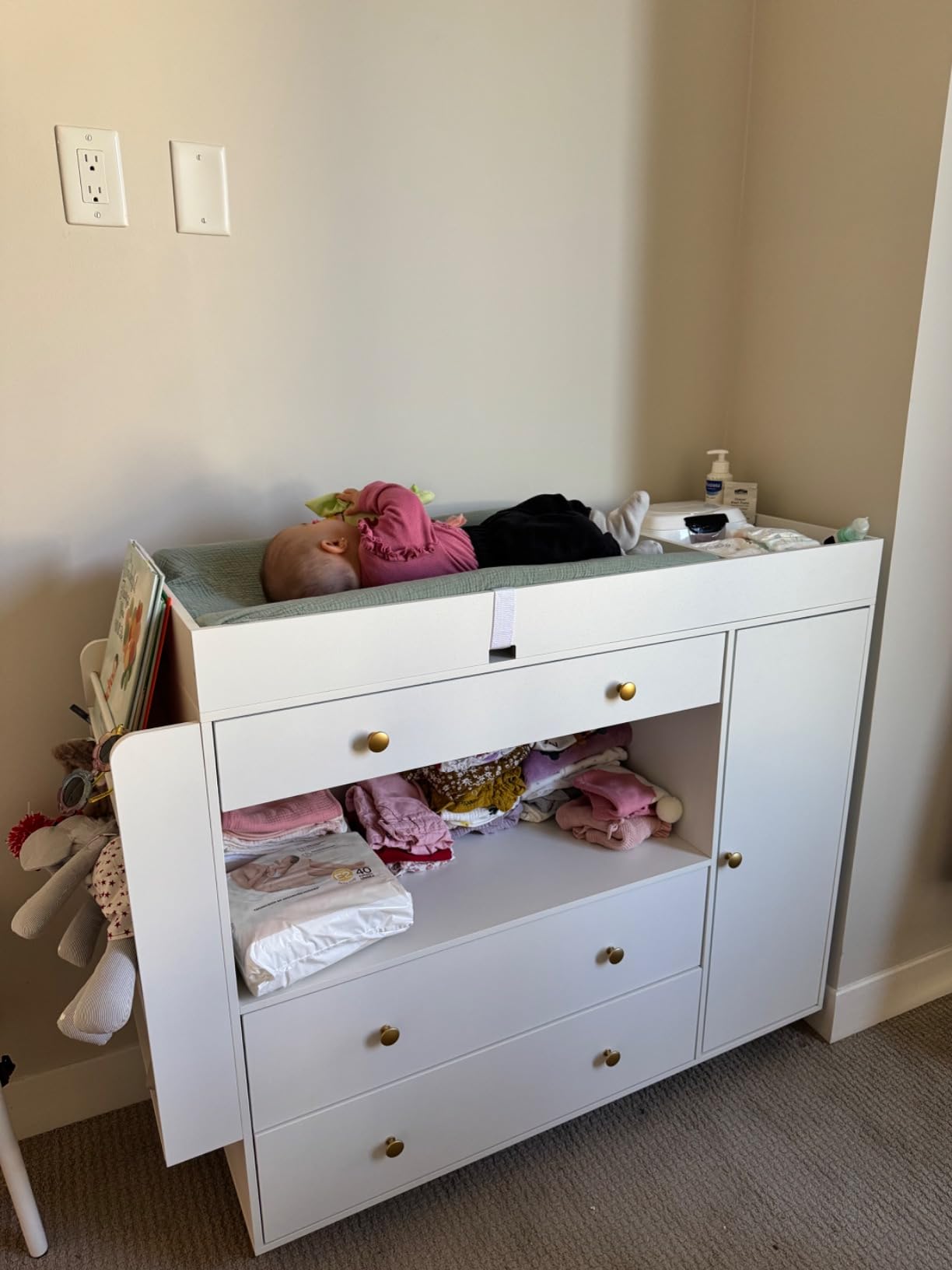 FURNJOYLIFE Nursery Dresser with Baby Changing Table, Modern Diaper Changing Station,Dresser for Nursery with 3 Drawers & Shelves, Storage Crib with Changing Table, White customer photo 1