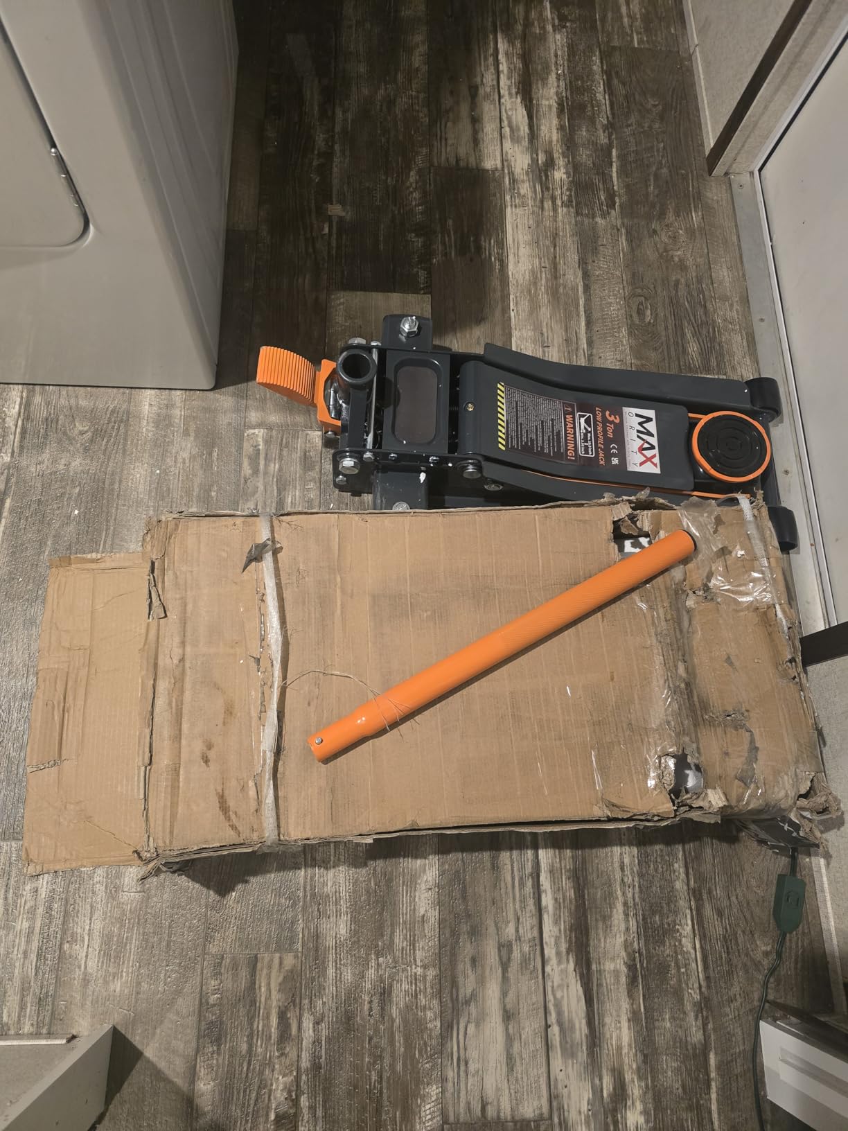 Maxority 3-Ton (6600lbs) Low Profile Hydraulic Heavy-Duty Steel Floor Jack with Dual Pistons Quick Lift Pump, Home and Workshop Car Maintenance for Various Vehicles (Random Color, 3 Ton Low Profile) customer photo 1