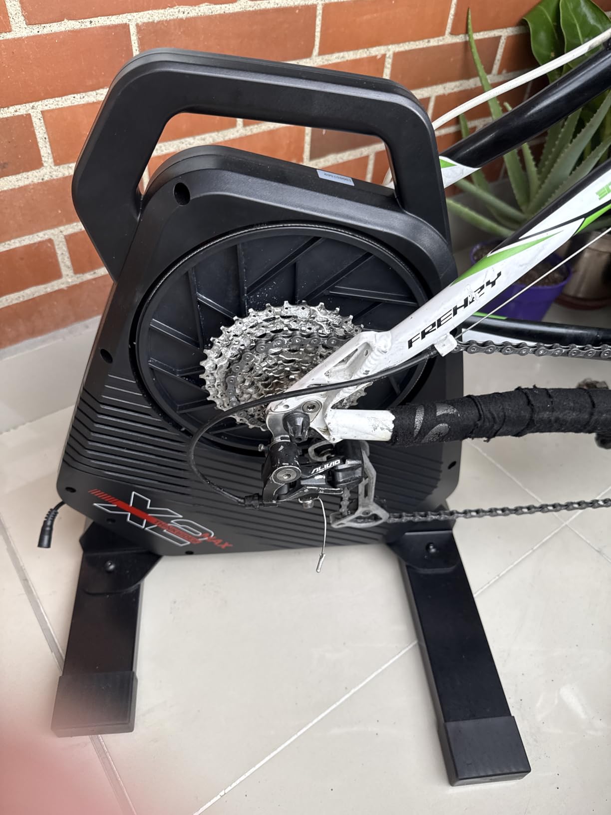 ThinkRider X2Max Smart Bike Trainer,2000w,Simulates 18% Slope,ANT + & BLE customer photo 2