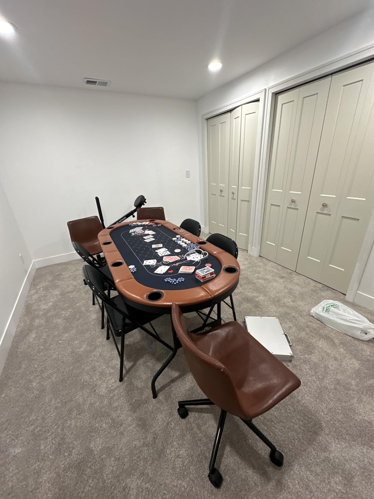 SereneLife 8 Player Foldable Poker Table, 71 inch Portable Casino Table for Texas Holdem w/Cushioned Rail & Cup Holders, Folding Game & Card Table customer photo 2