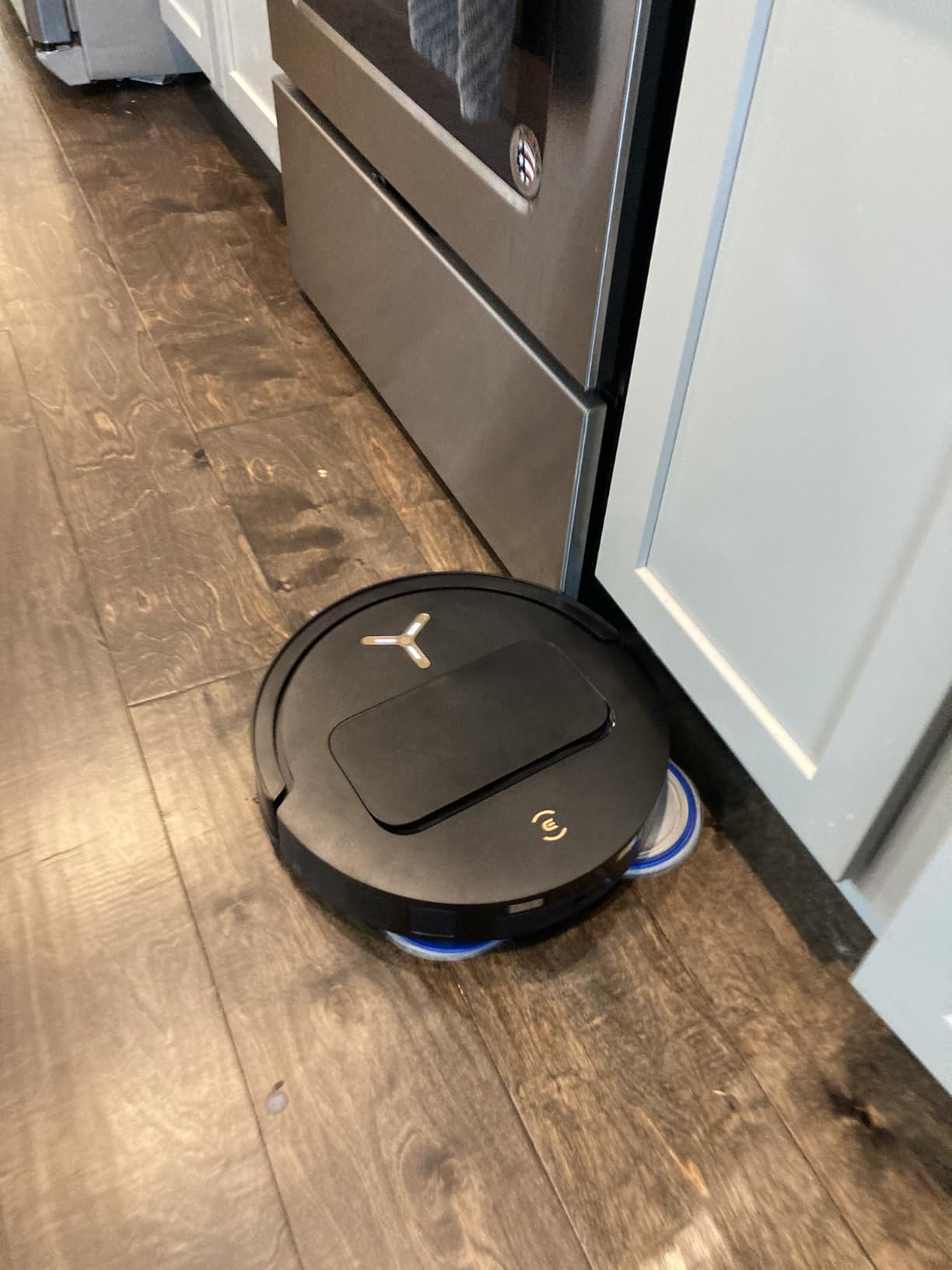 ECOVACS DEEBOT T50 PRO Omni Robot Vacuum and Mop, 3.19” Ultra-Slim, 15,000Pa Suction, ZeroTangle 2.0, TruEdge Edge Cleaning, AIVI 3D Obstacle Avoidance, Auto Mop Wash & Dry, Self-Emptying customer photo 1