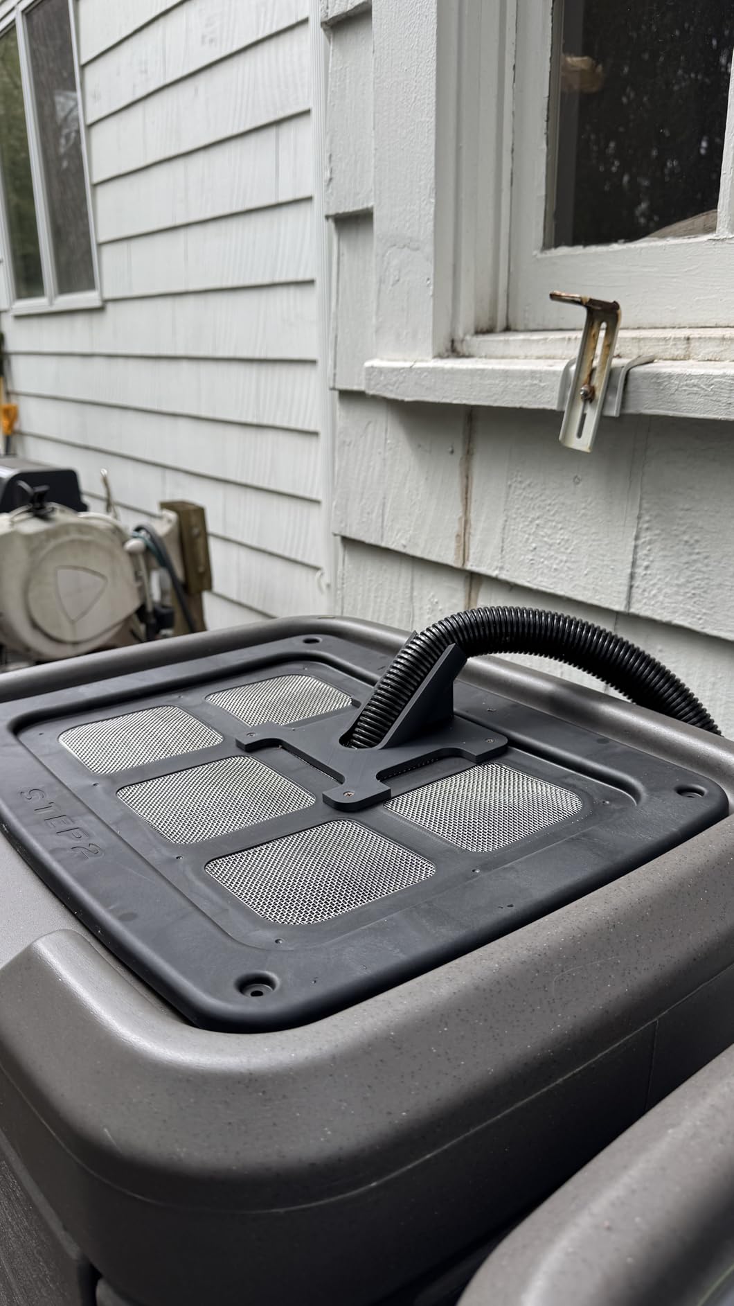 Step2 Lakewood Rain Barrel with Stand, Outdoor Water Conservation Container, Holds 60 Gallons, Brown customer photo 2