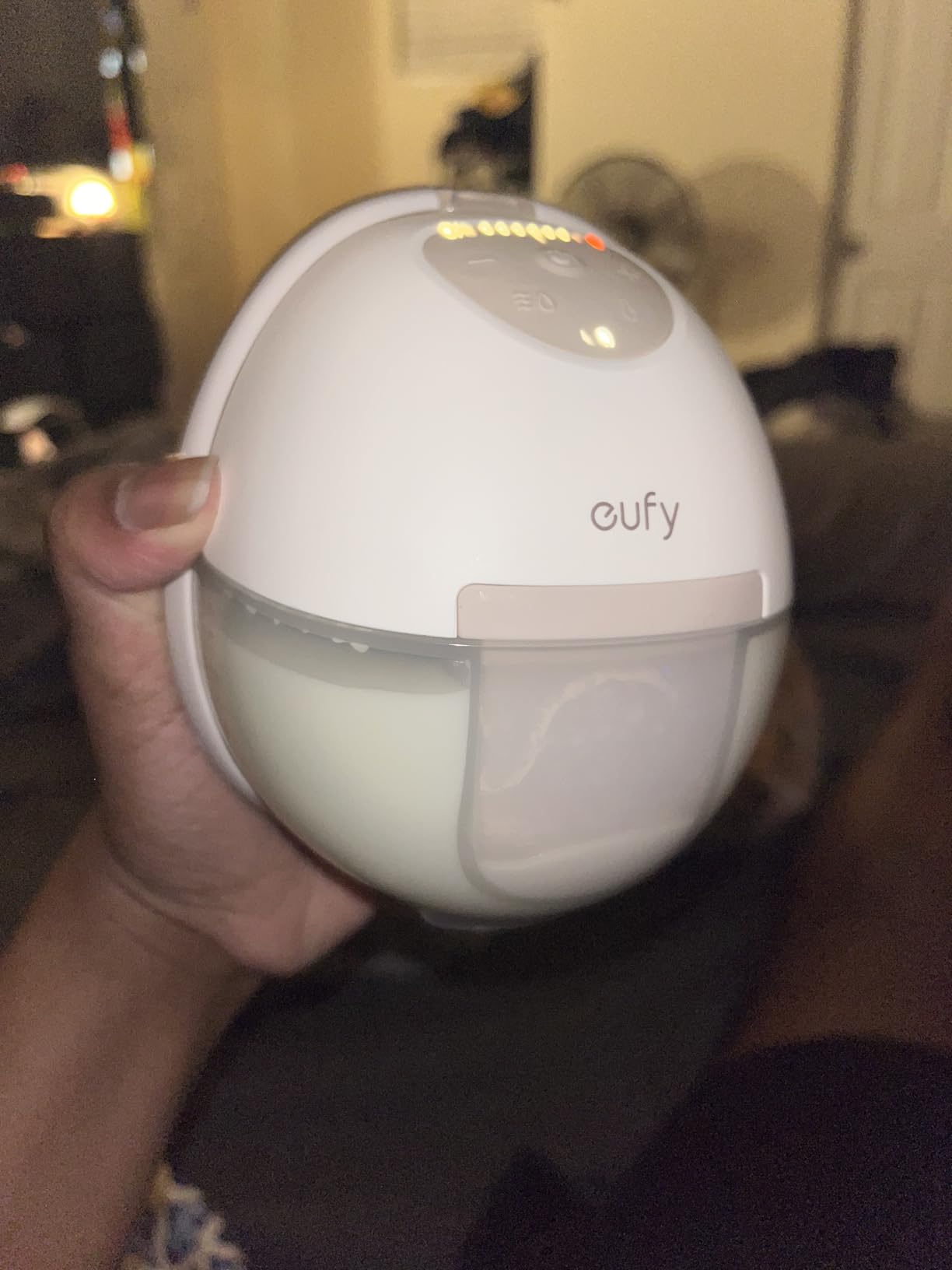 eufy Heated Wearable Breast Pump E20, Hands-Free, App Control customer photo 2