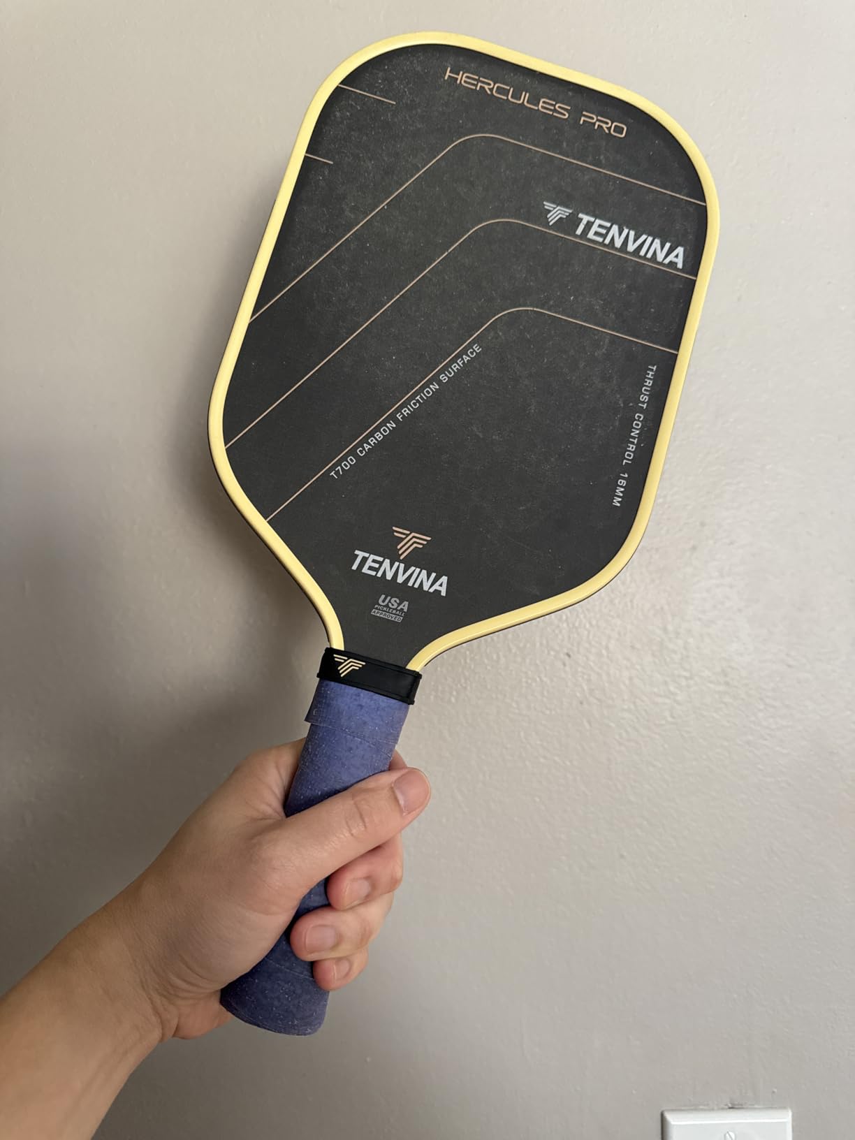 TENVINA Pickleball Paddles, Multi-Layer T700SC Textured Carbon Fiber Pickleball Paddle, Pickle Ball Paddle USAPA Approved with Strong Spin & Power, 4-Types of Shapes and Thicknesses customer photo 1