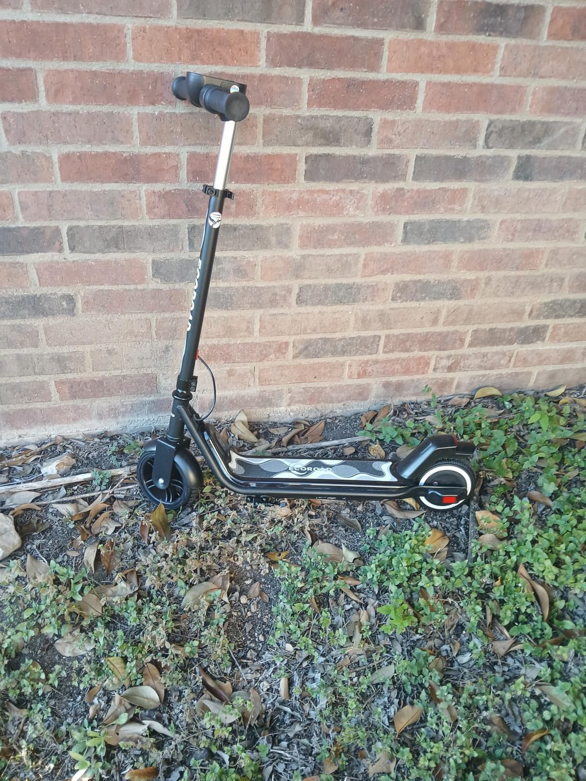 ECOROAD EK6 Kids Electric Scooter for 6-12, 3/6/10mph Speeds for Ultimate Comfort & Adjustable Height, 150W & Dual Brake Safety Electric Scooter, for Outdoor Play, Park Rides (Rider:3.9-5.2 FT) customer photo 2