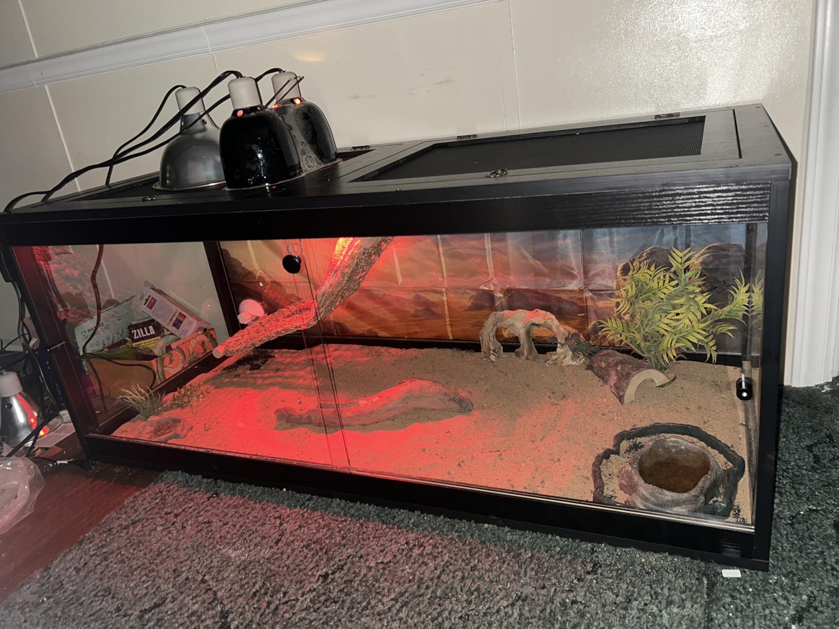 PROLEE 82 Gallon Bearded Dragon Tank, 48 x 20 x 20 Inch Tempered Glass Reptile Enclosure with Metal Mesh Top, Lockable Sliding Front Doors, Large Lizard and Snake Terrarium, Black customer photo 1