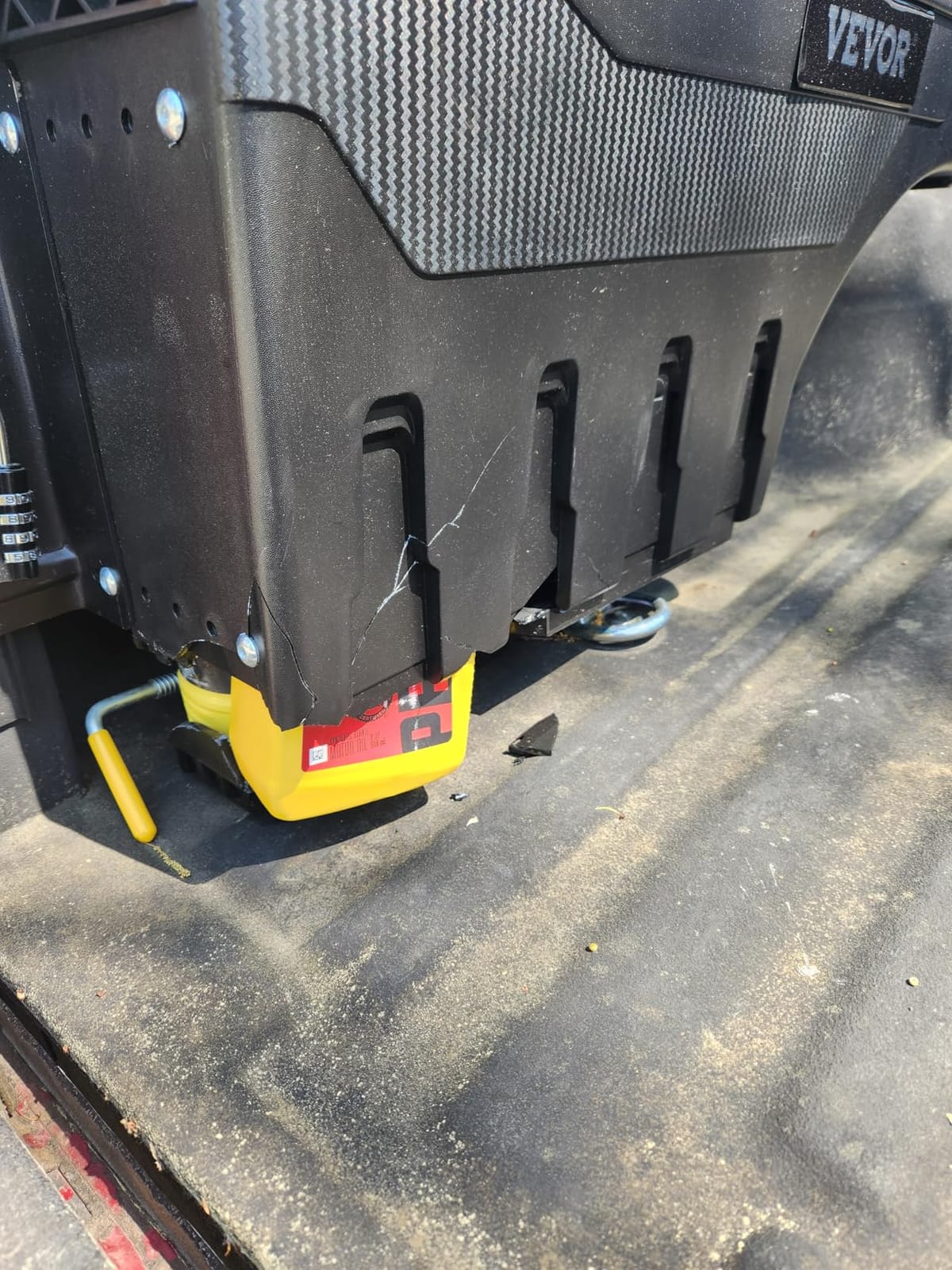 VEVOR Truck Bed Storage Box, Lockable with Password Padlock, 6.6 Gal/25 L ABS Wheel Well Tool Box, Waterproof and Durable, Compatible with Ford F-150 2015-2021, Drivers Side (Left) customer photo 2