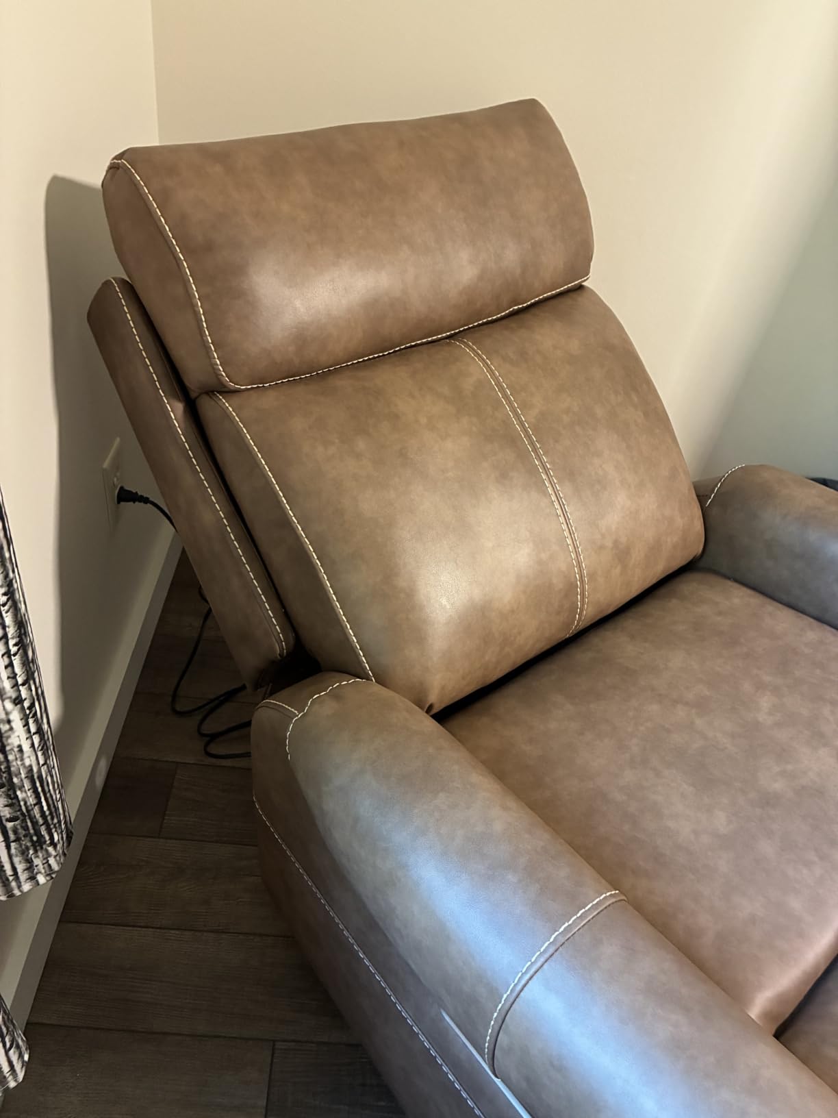 KISLOT Wall Hugger Recliner Chair, Faux Leather Power Reclining, Grey, 1PC customer photo 1