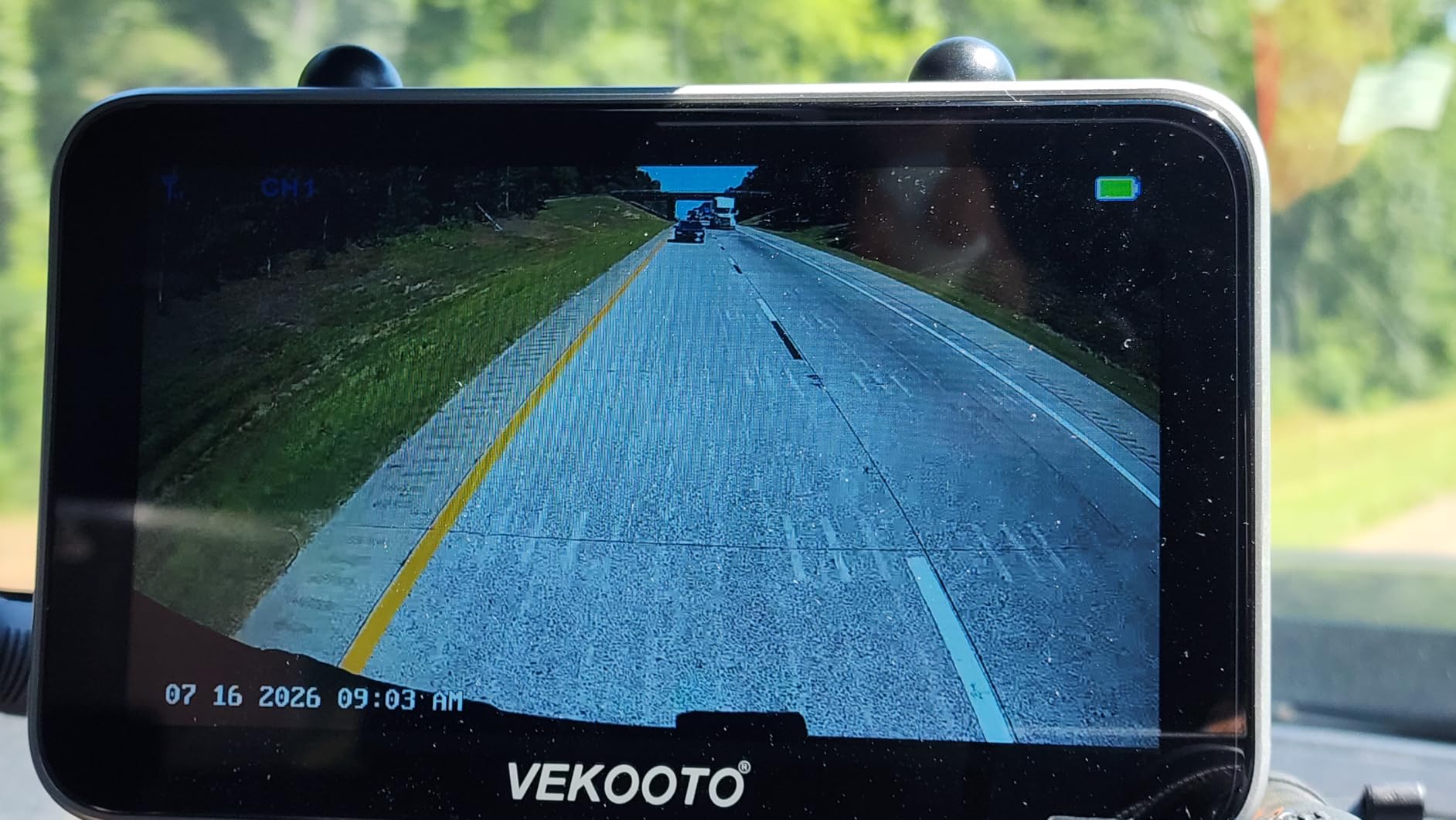 VEKOOTO VK7 Pro Magnetic Solar Wireless Backup Camera, 7-Inch Touchscreen customer photo 2