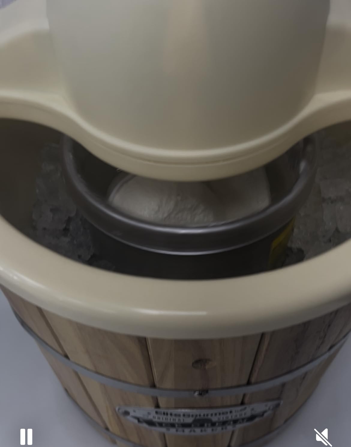 Elite Gourmet EIM949 6Qt Old Fashioned Walnut Wood Bucket Ice Cream Maker customer photo 1