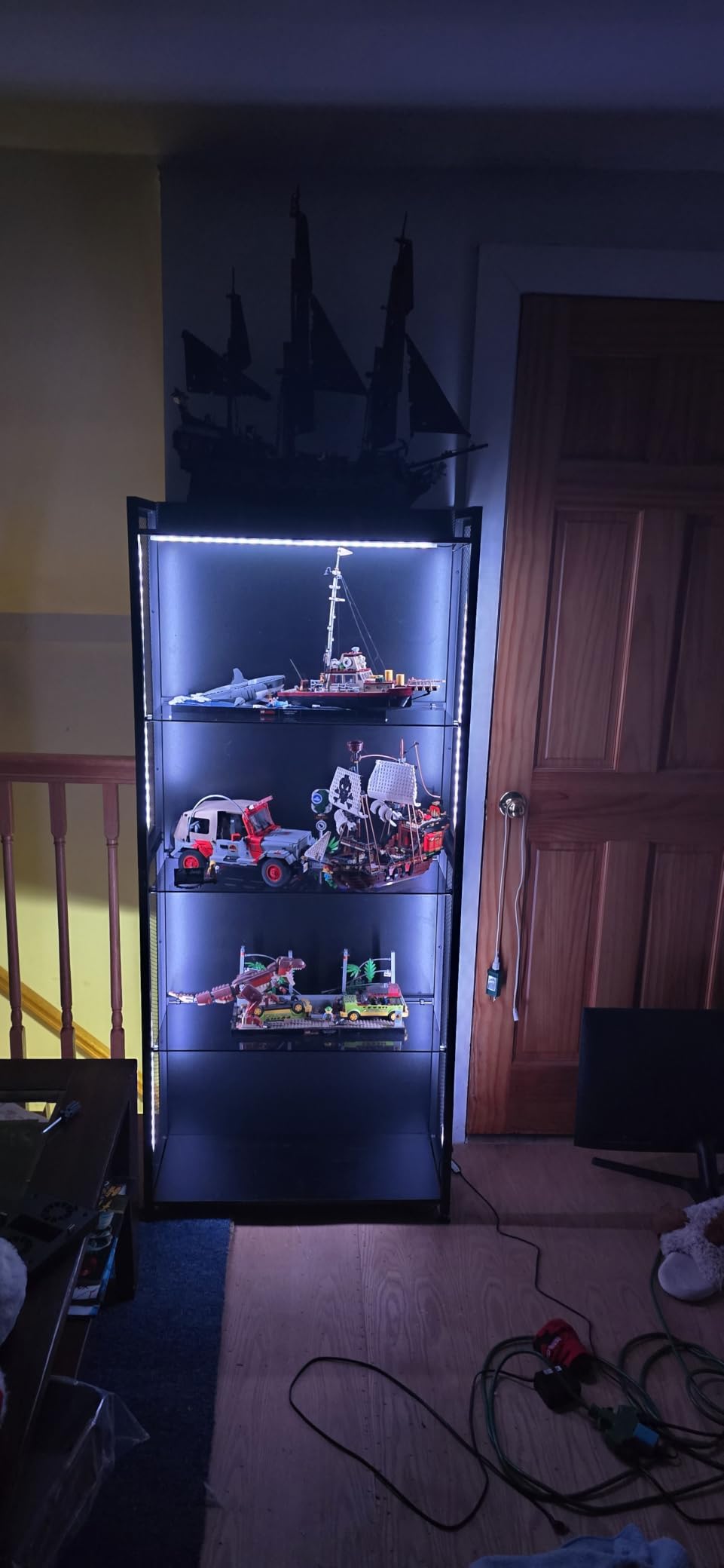 AODK Display Case with Glass Shelves & RGB Lights, 4-Tier Display Cabinet customer photo 2