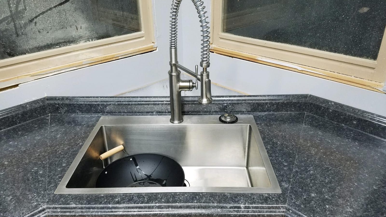 SHACO 33 Inch Stainless Steel Farmhouse Sink, 33x21 Apron Front Kitchen Sink, 9 Inch Deep 16 gauge Commercial Single Bowl Farm Sink customer photo 2